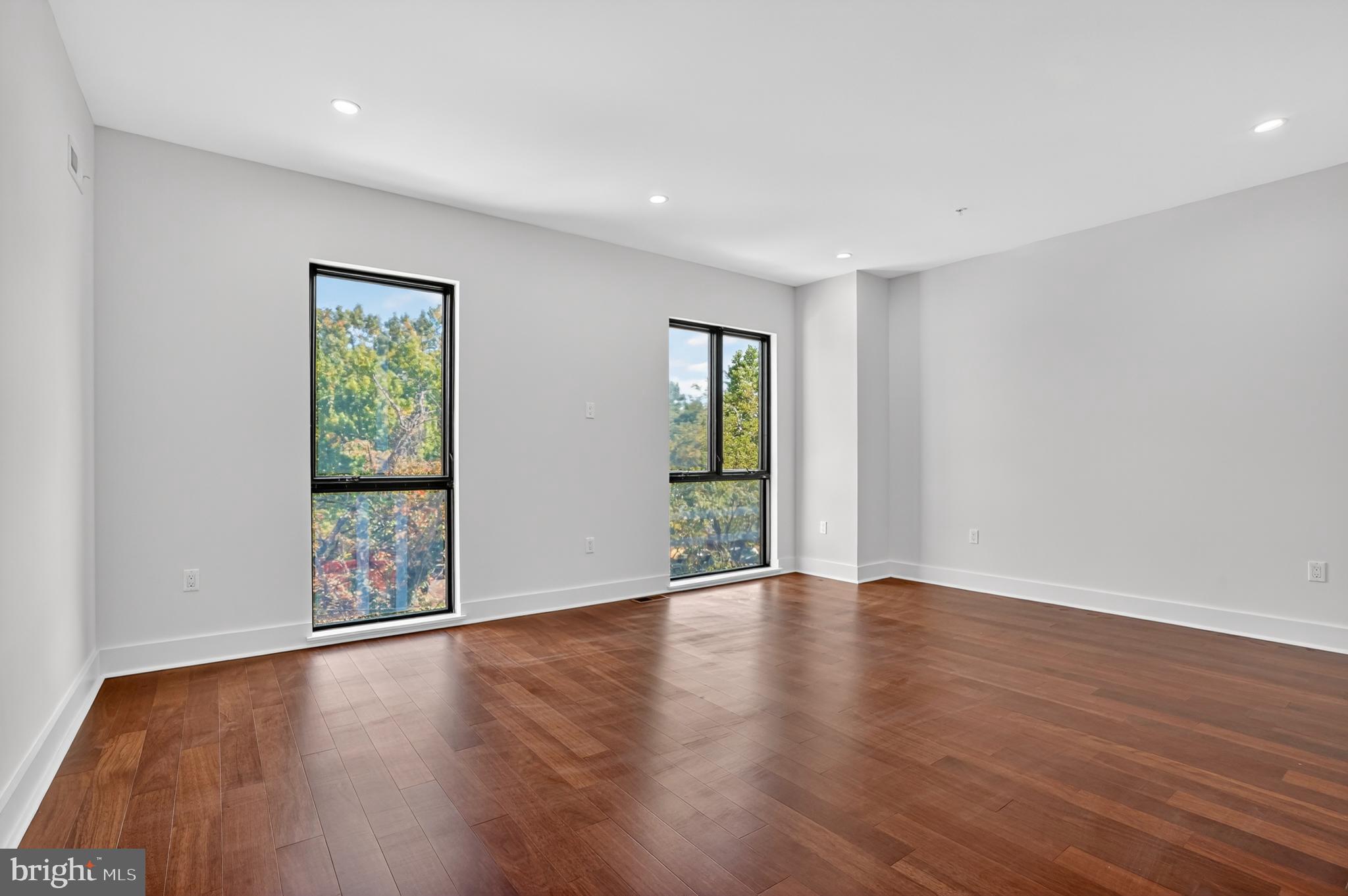 Real estate listing preview #32