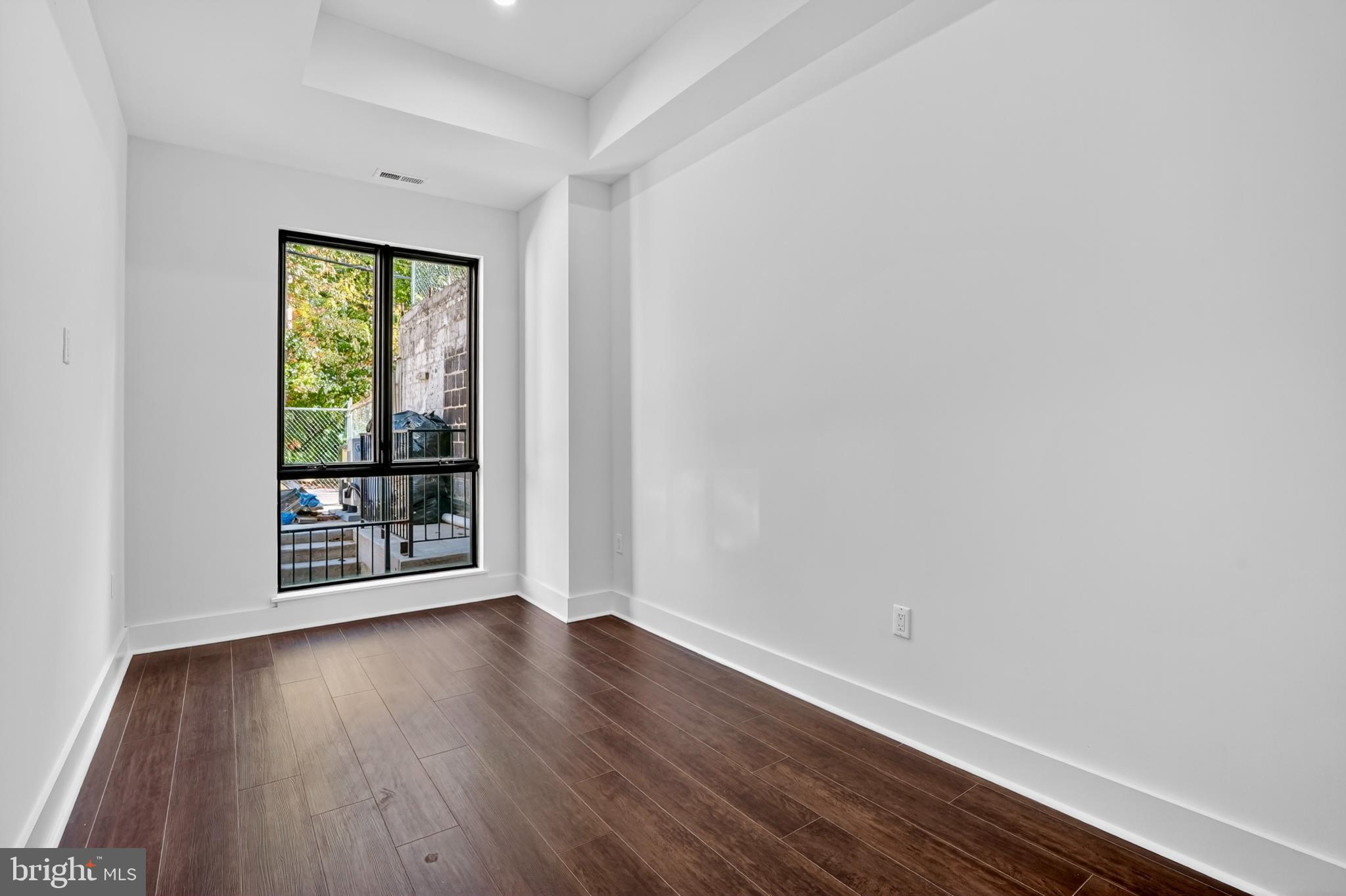 Real estate listing preview #10