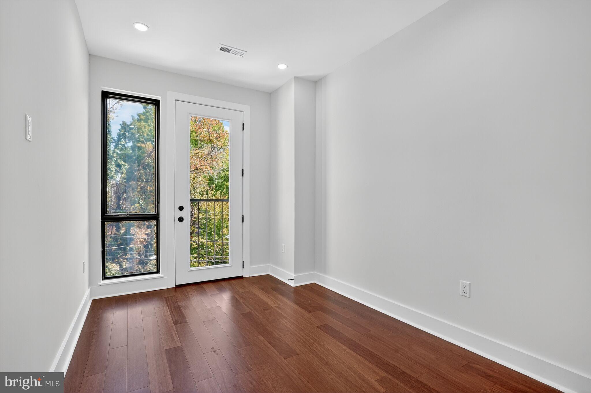 Real estate listing preview #25