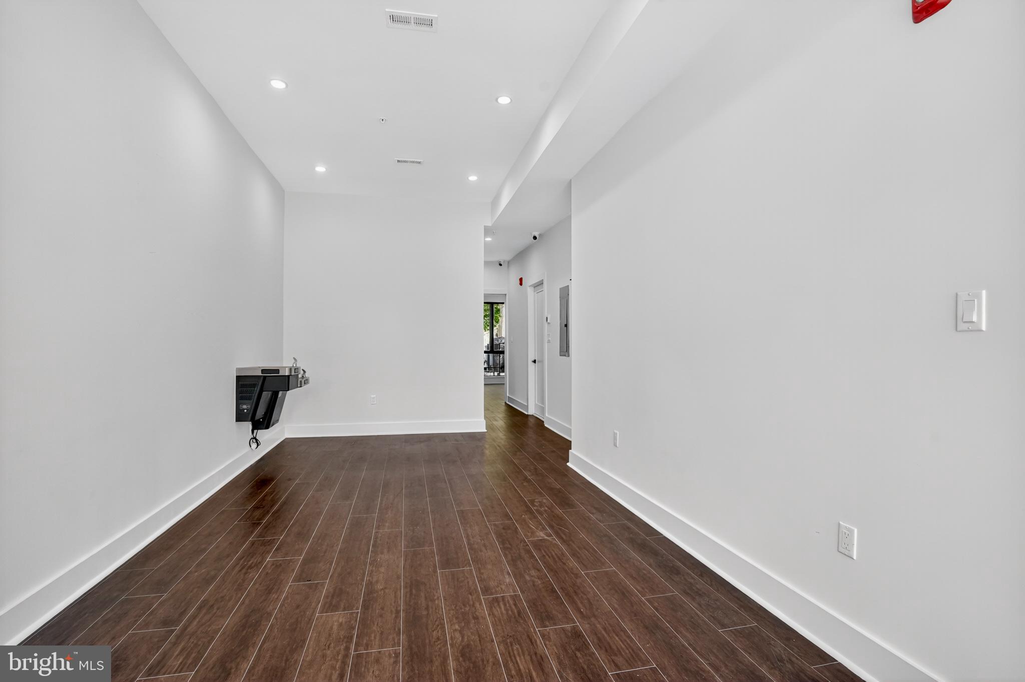 Real estate listing preview #6