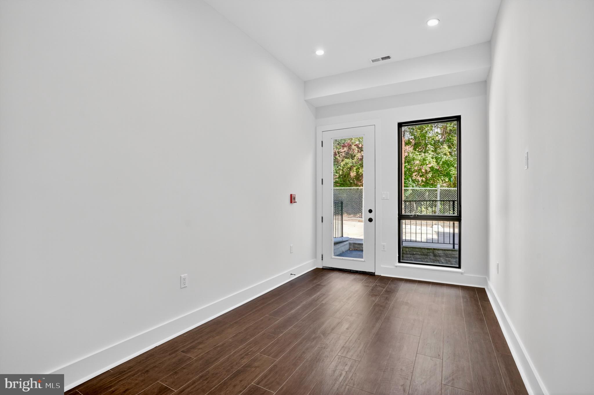 Real estate listing preview #9