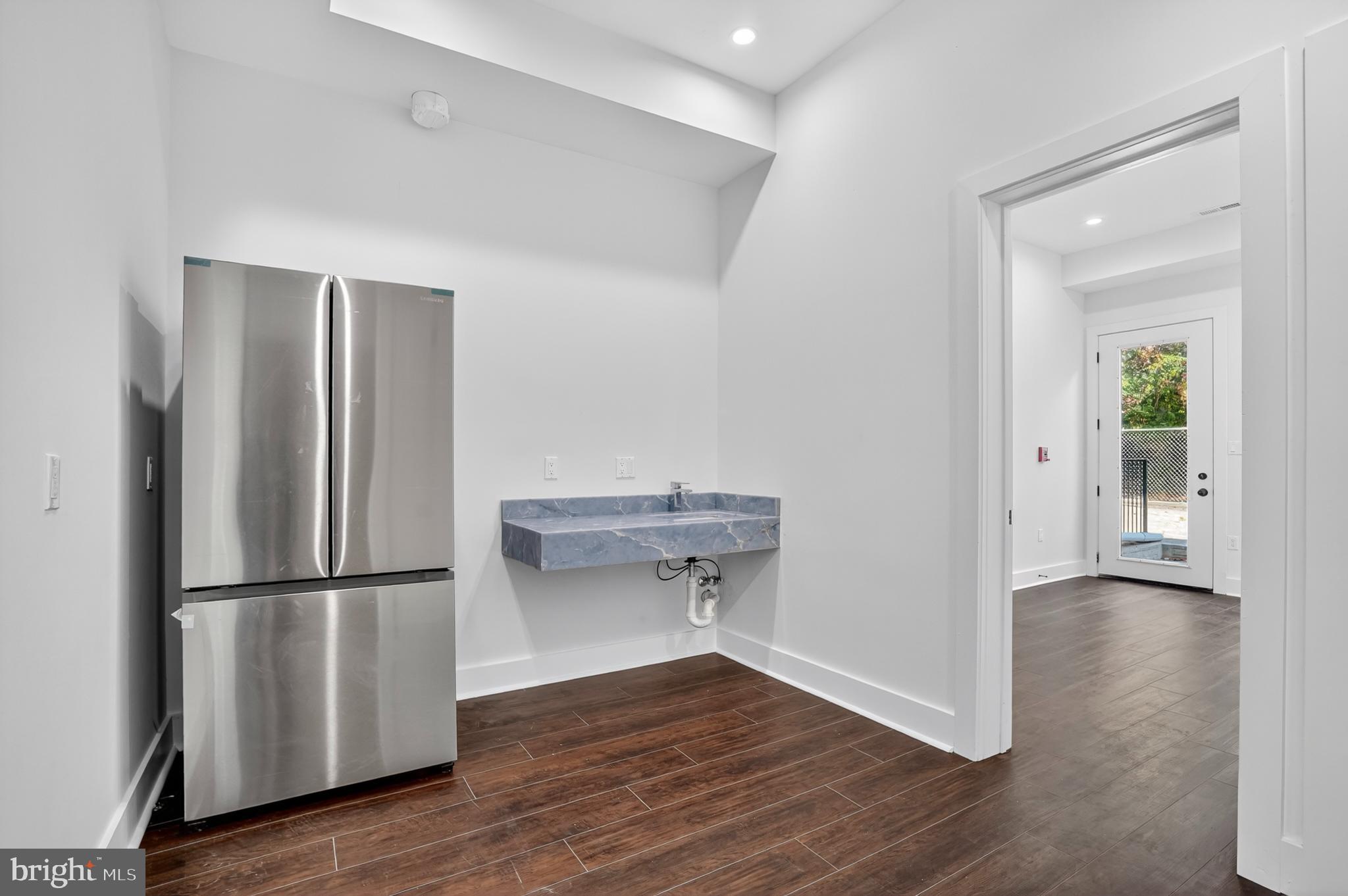 Real estate listing preview #8