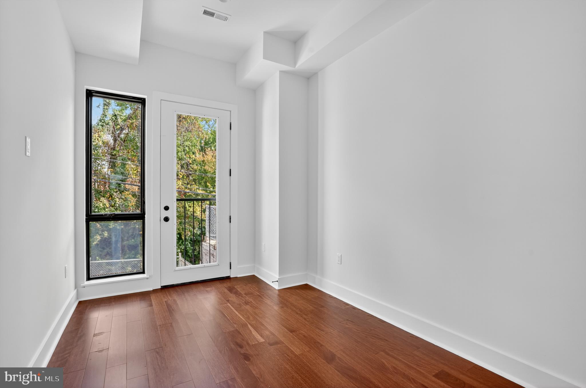 Real estate listing preview #17