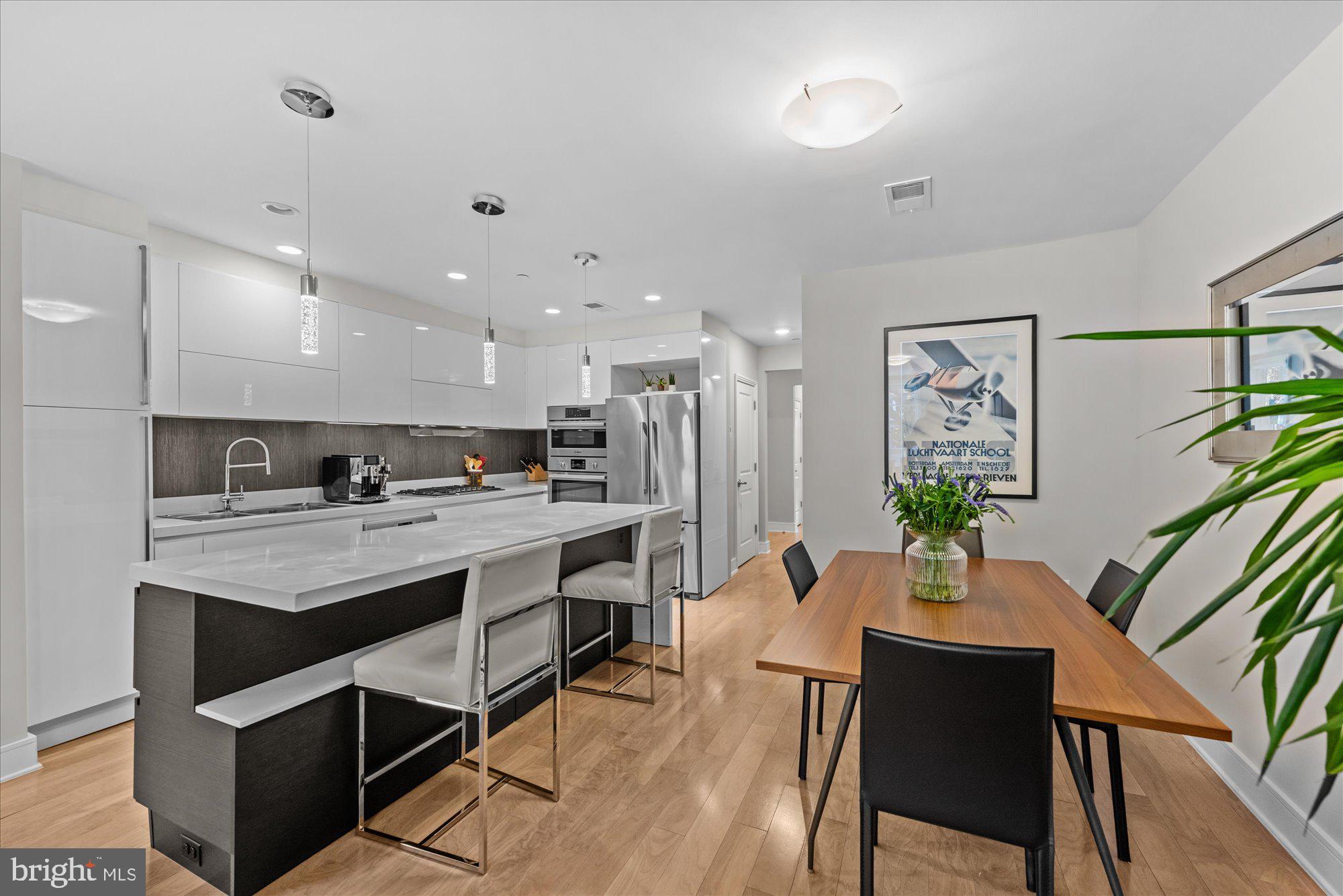 Real estate listing preview #8