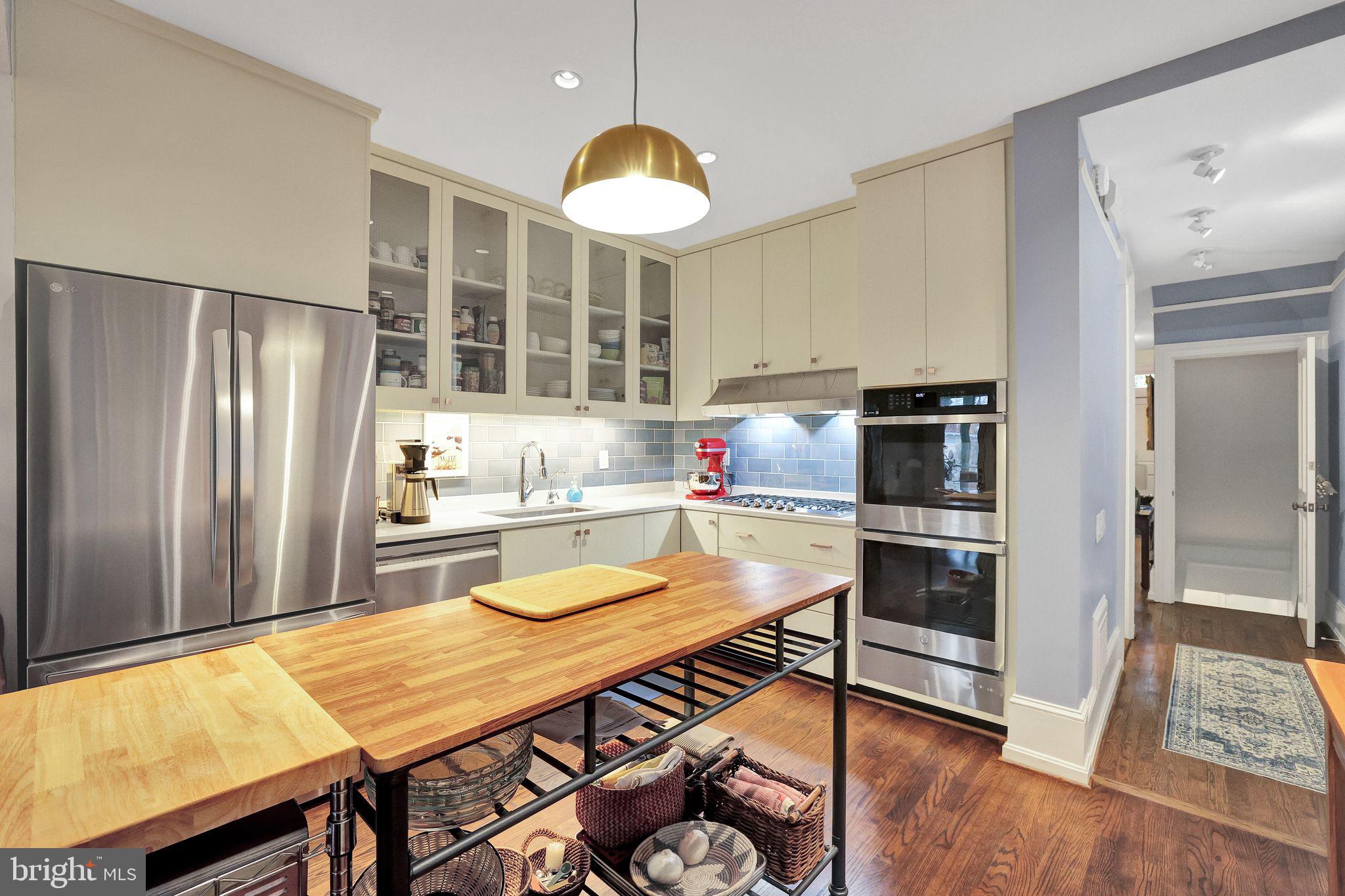 Real estate listing preview #6