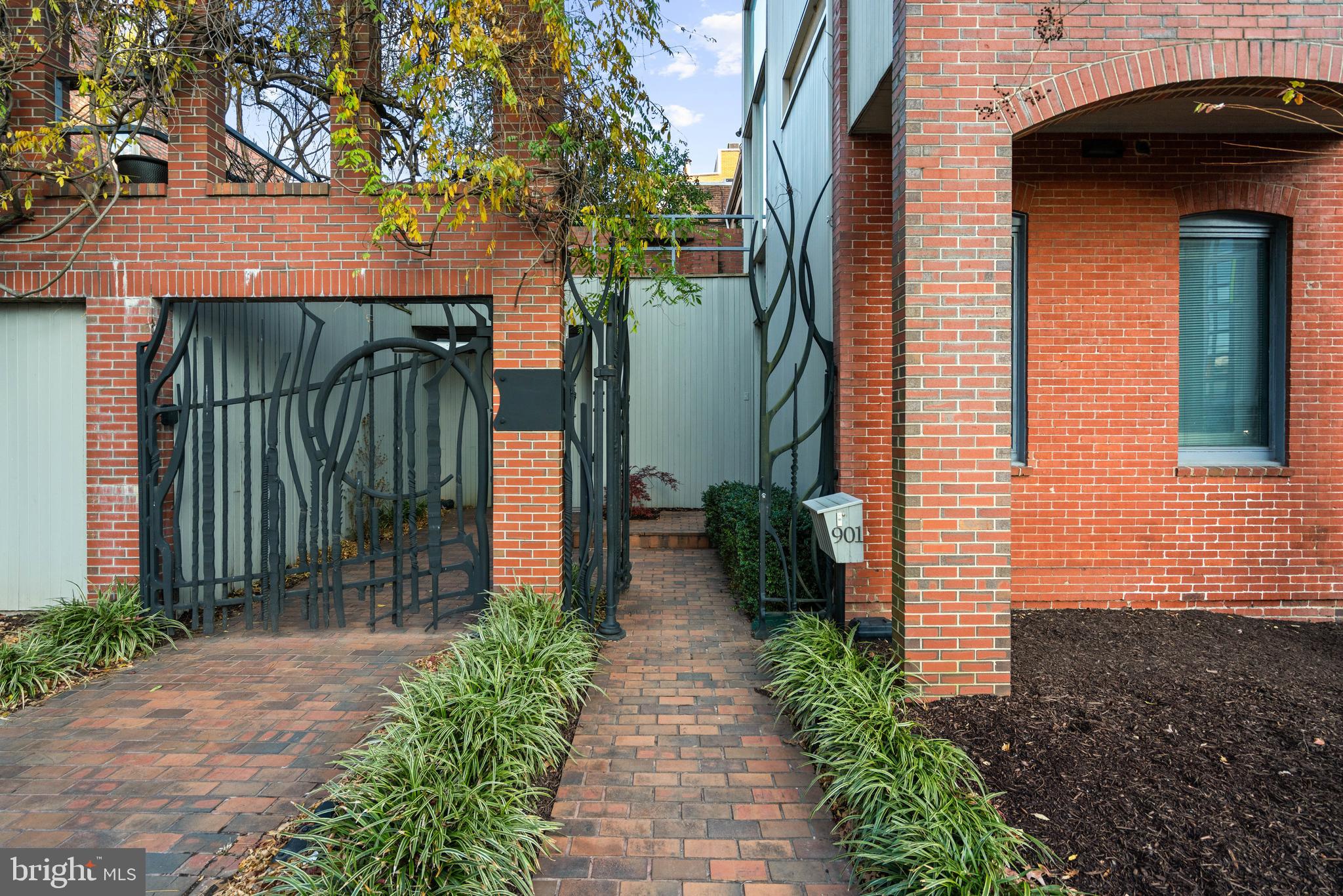 Real estate listing preview #2