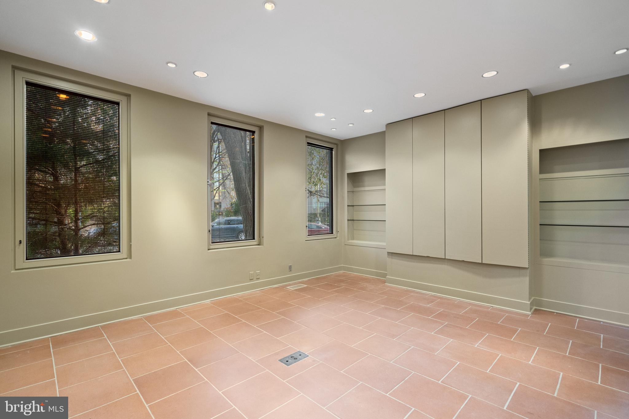 Real estate listing preview #6