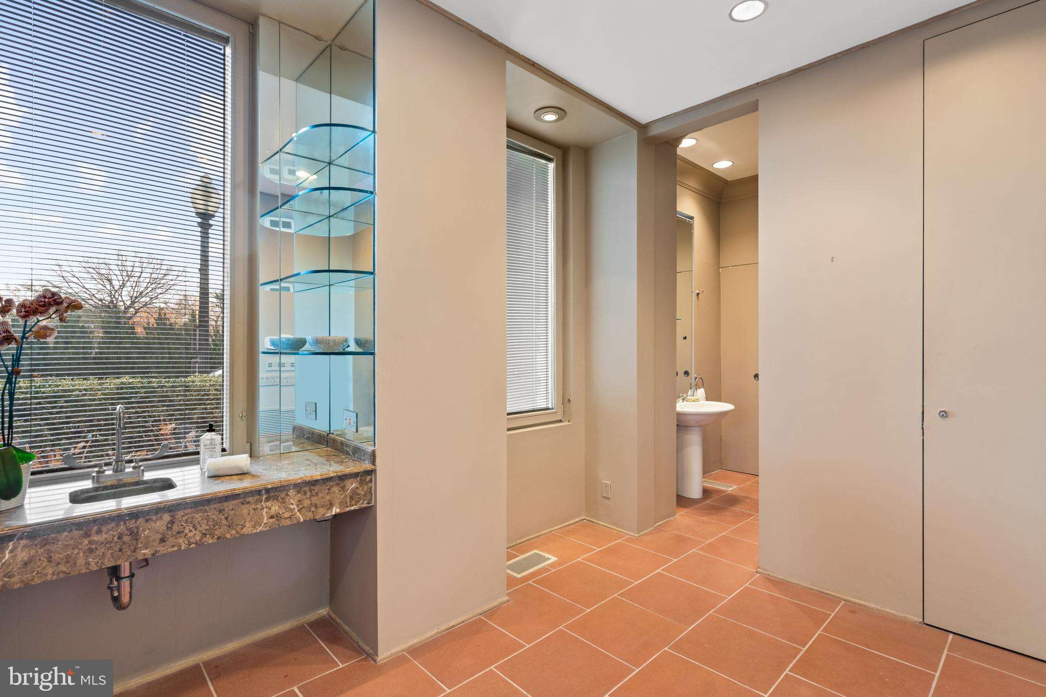 Real estate listing preview #7