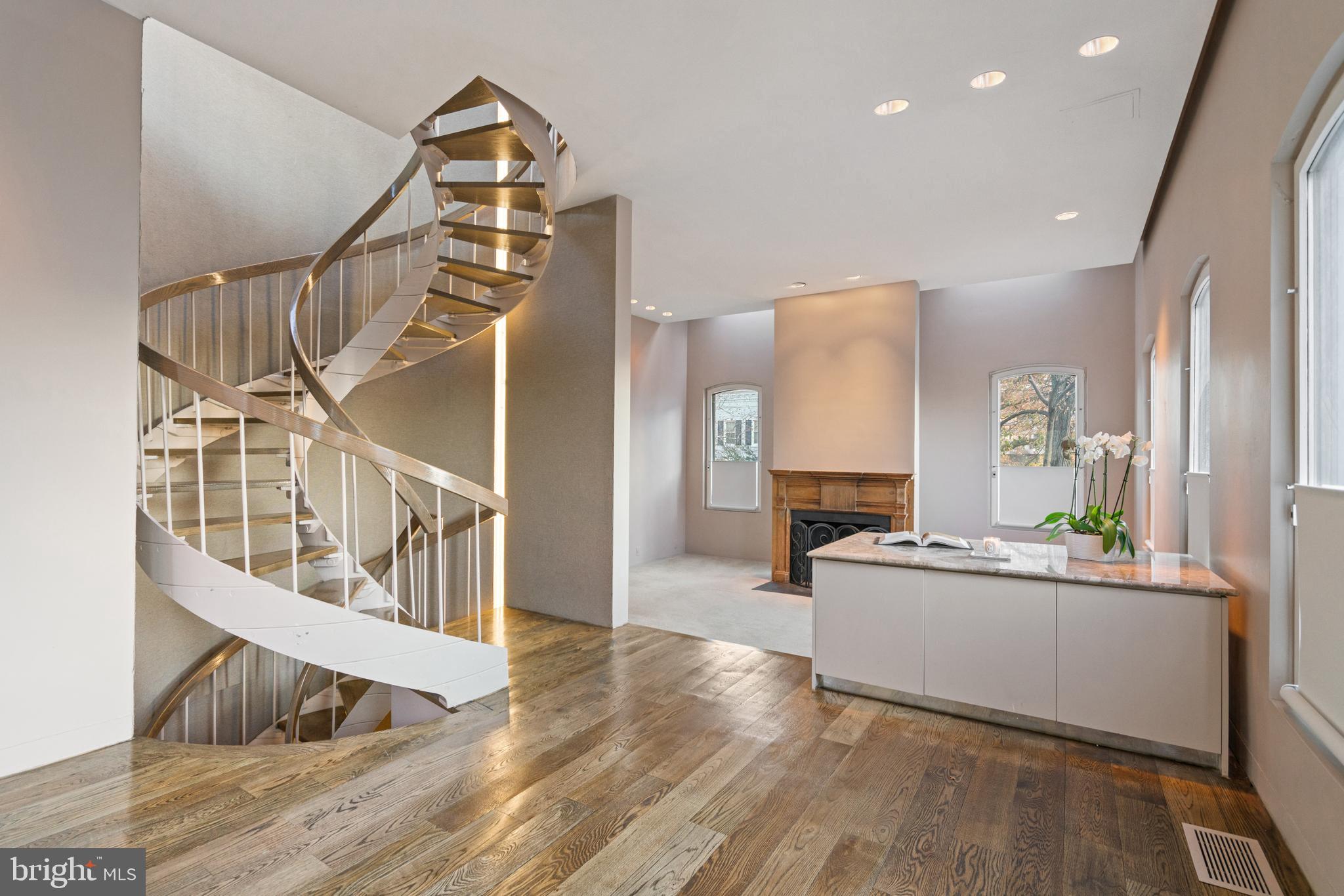 Real estate listing preview #13