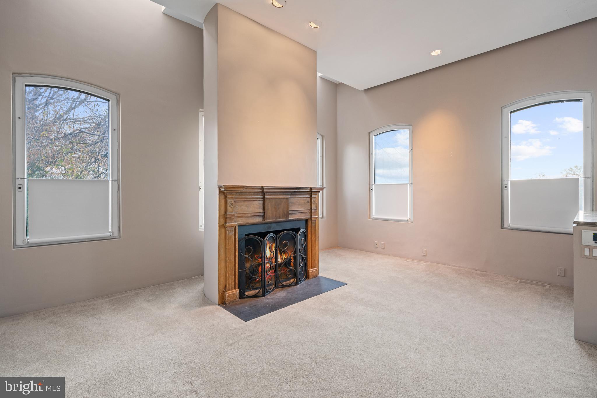 Real estate listing preview #14