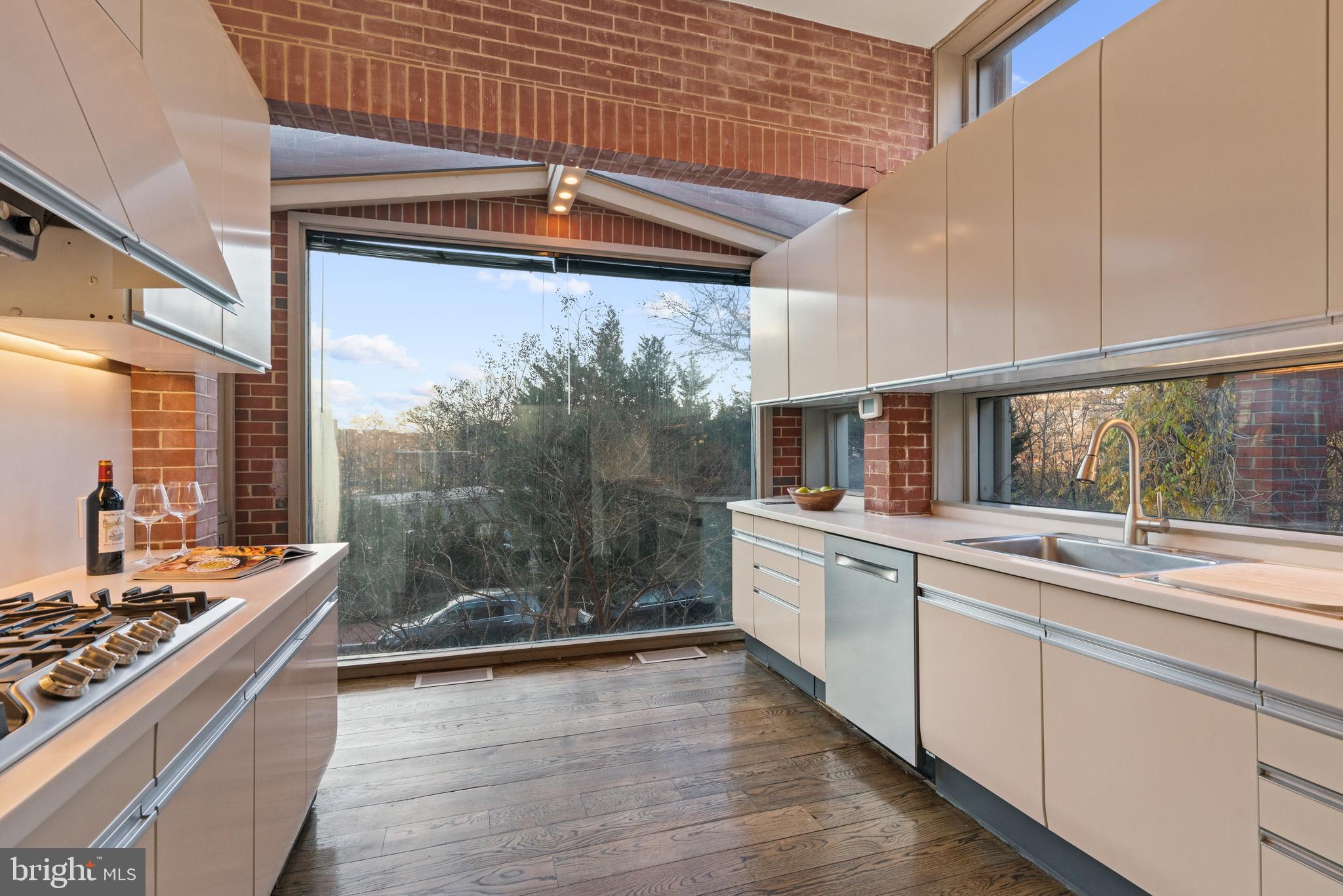 Real estate listing preview #17