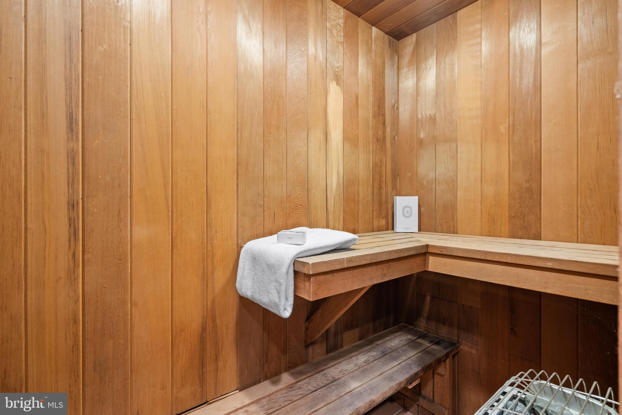 Real estate listing preview #10