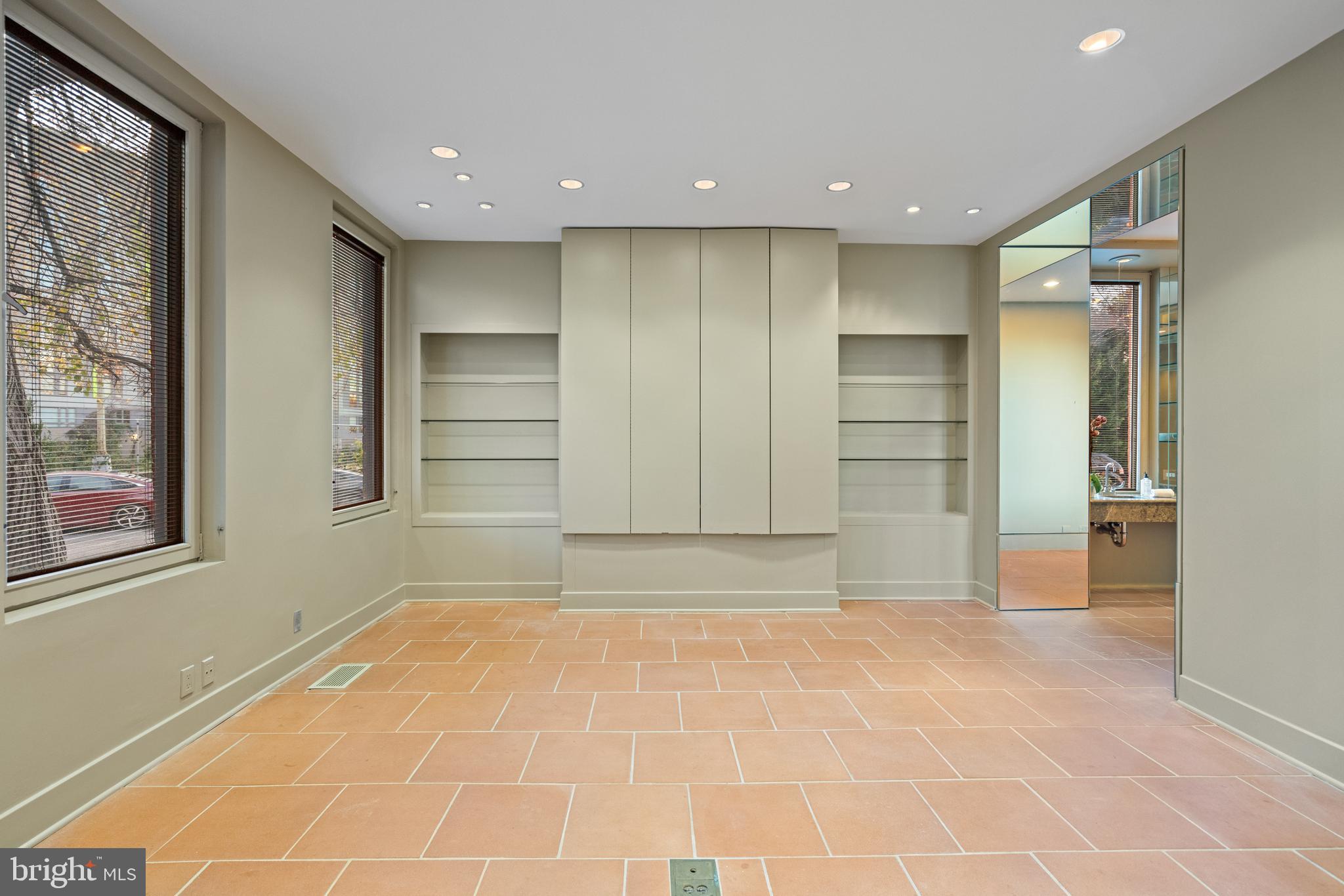 Real estate listing preview #5