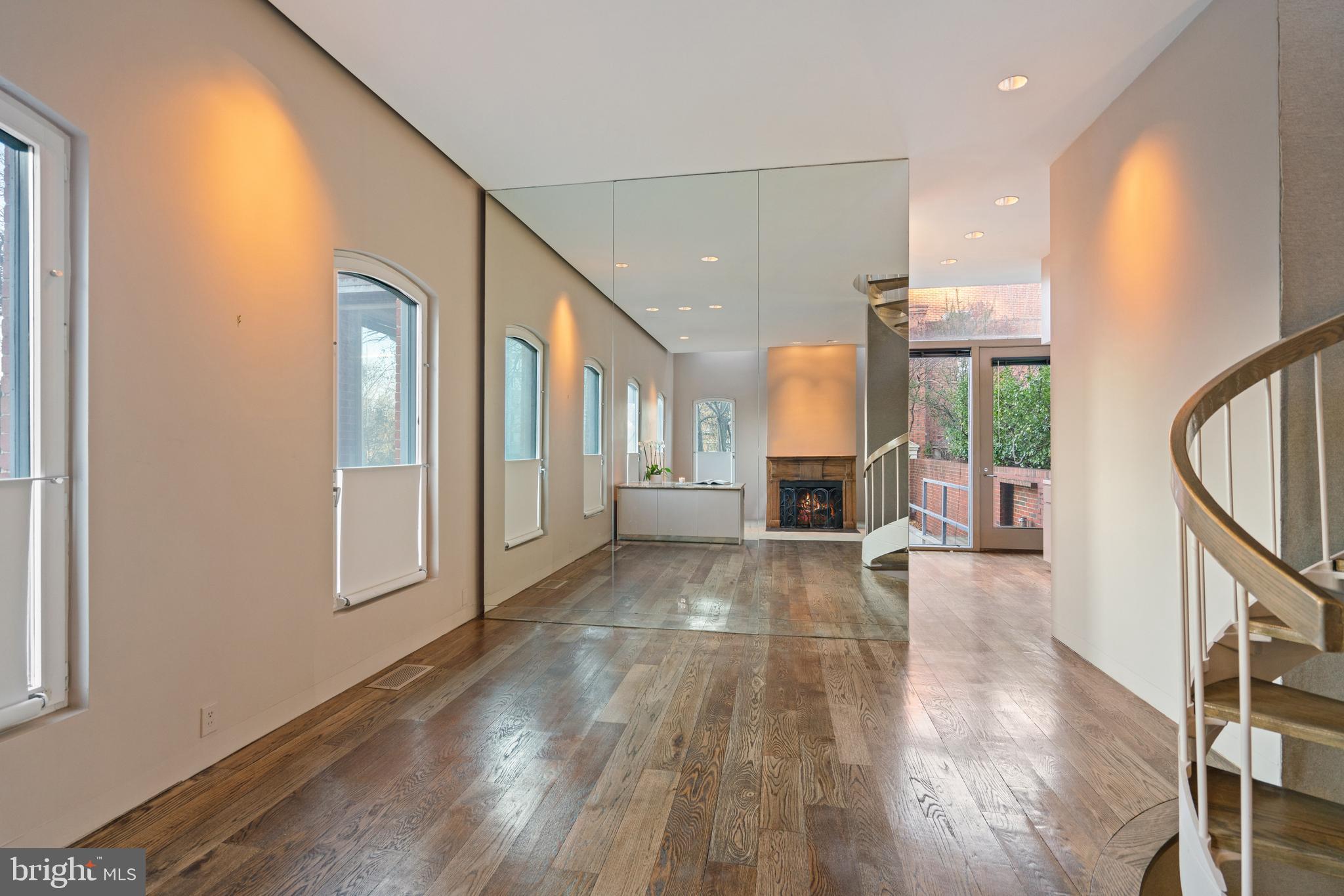 Real estate listing preview #16