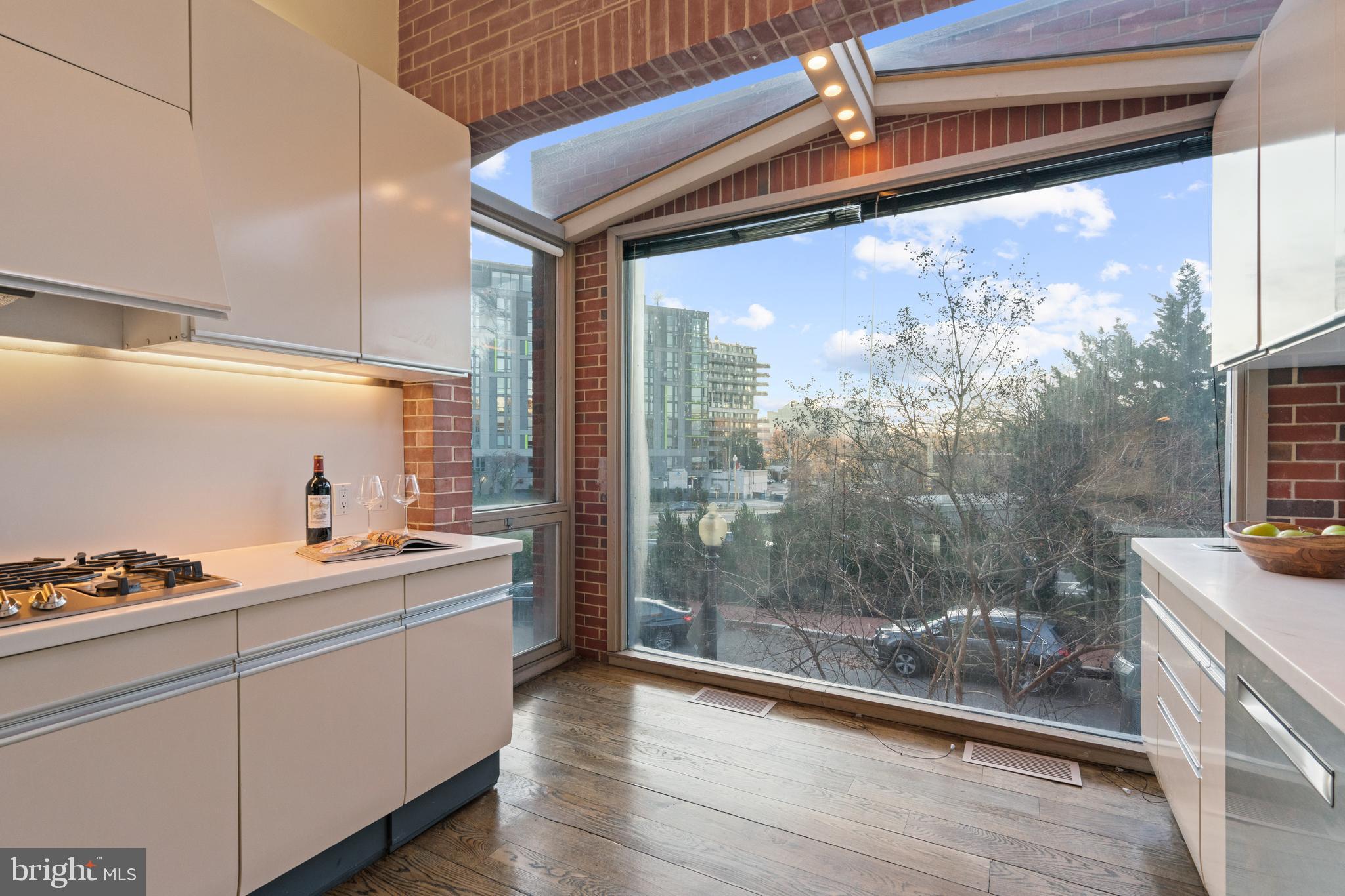 Real estate listing preview #18