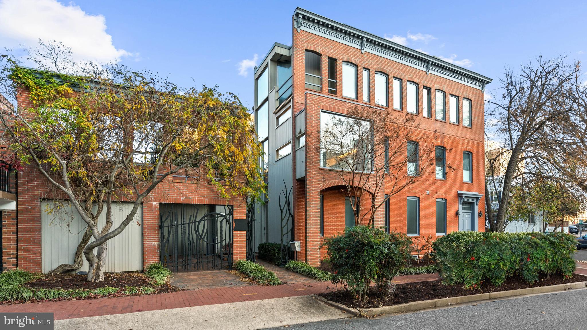 Real estate listing preview #1