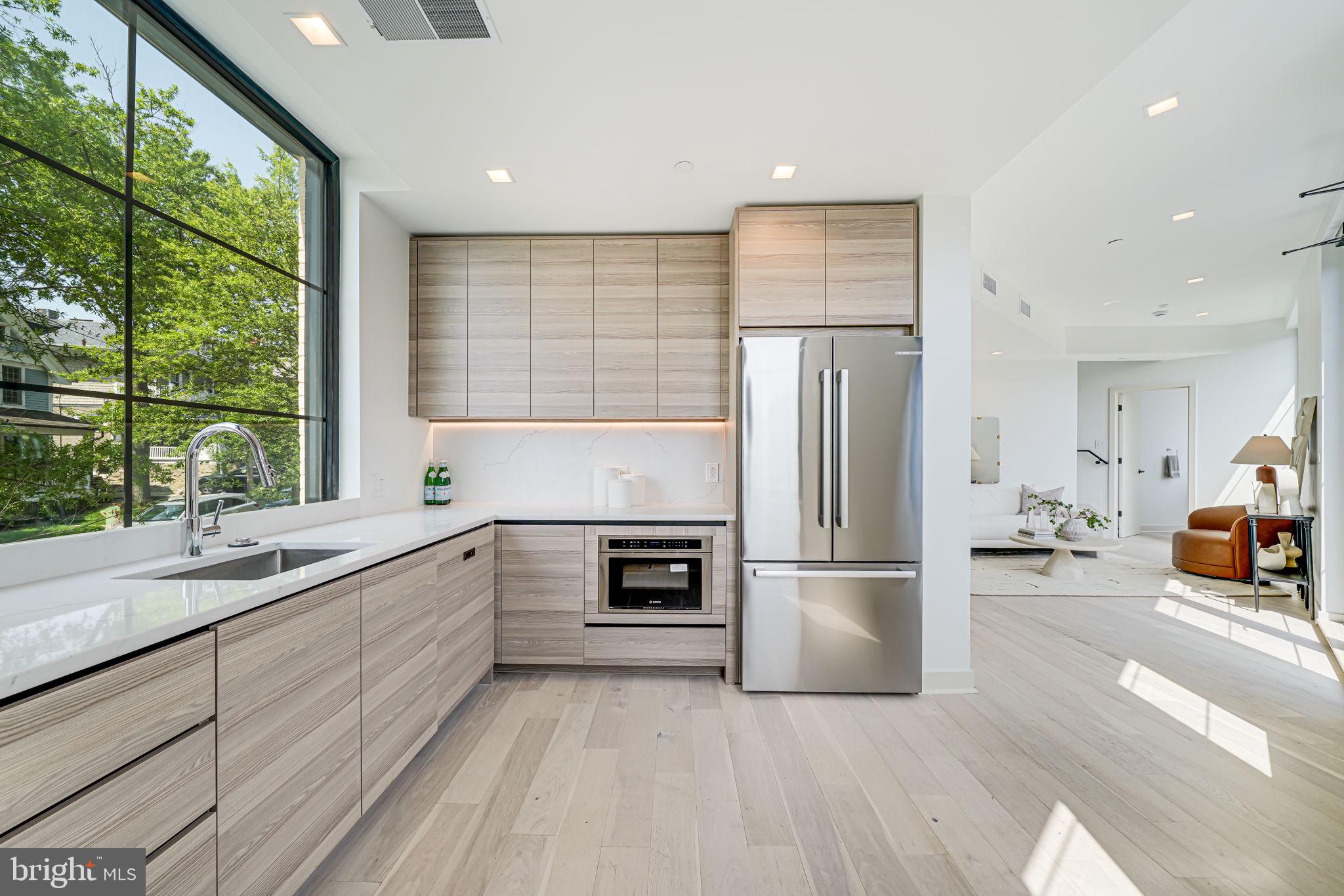 Real estate listing preview #6