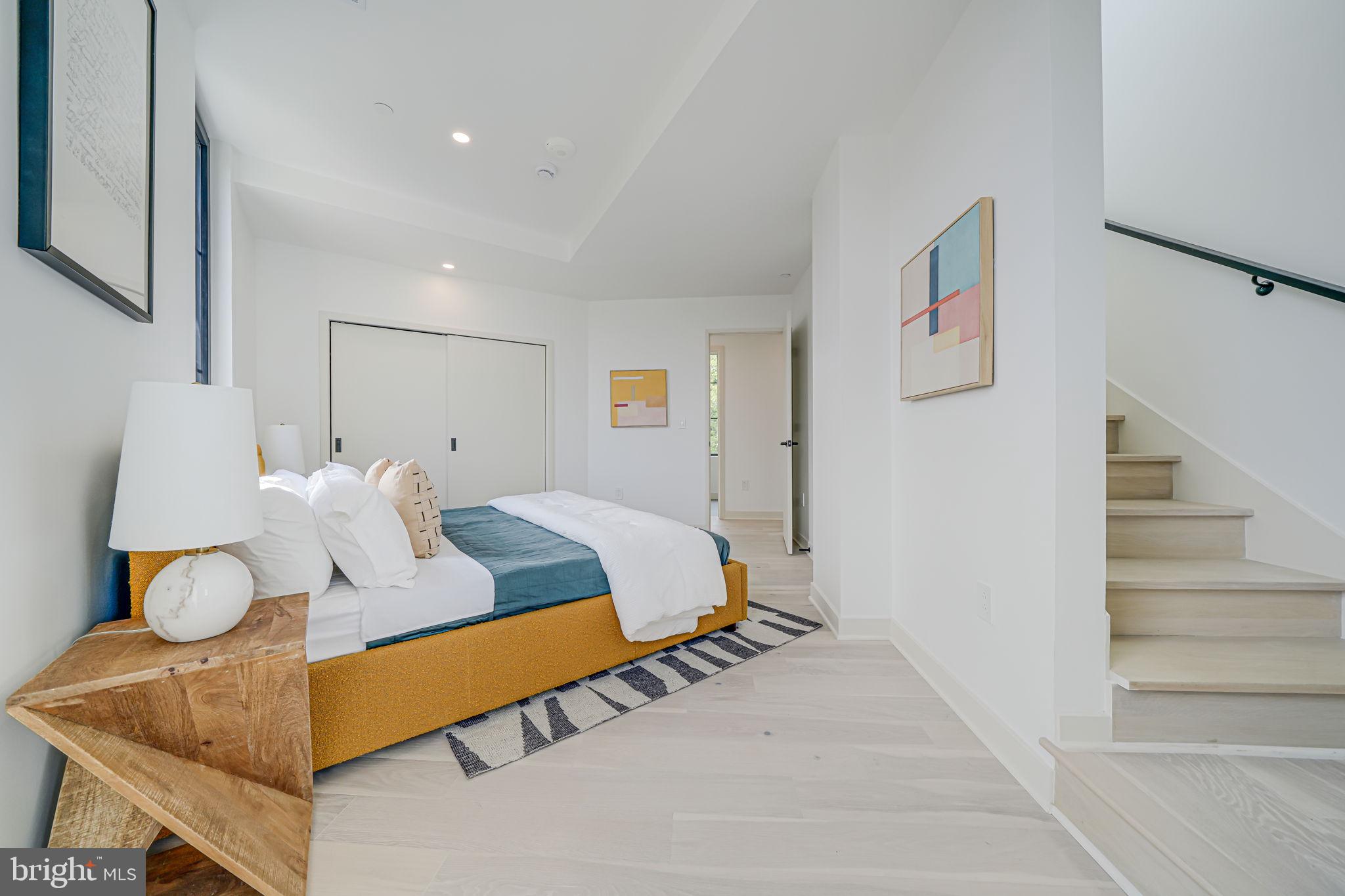 Real estate listing preview #12