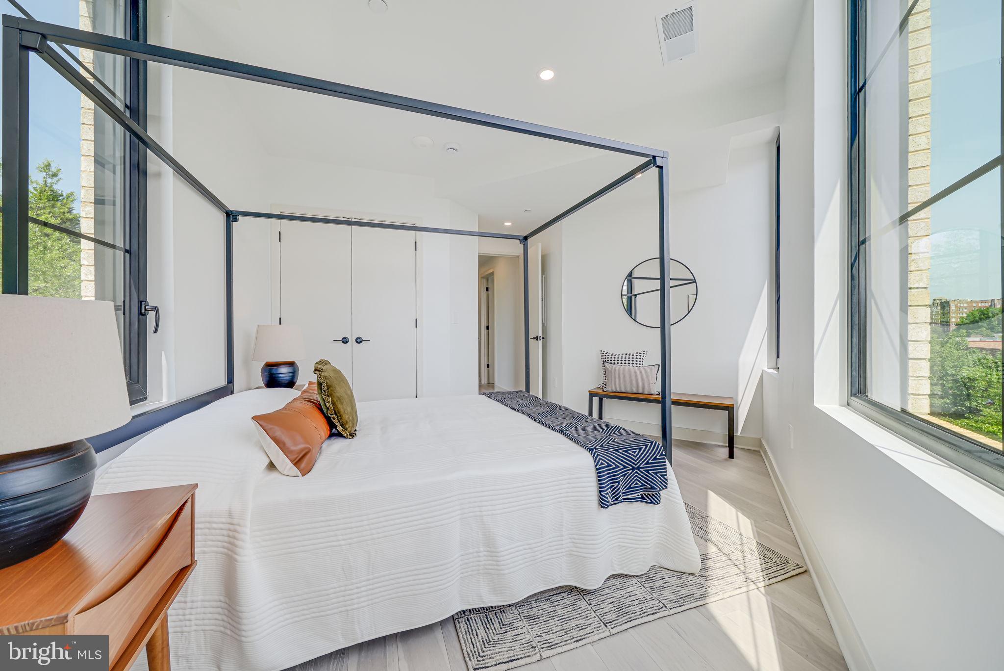 Real estate listing preview #16