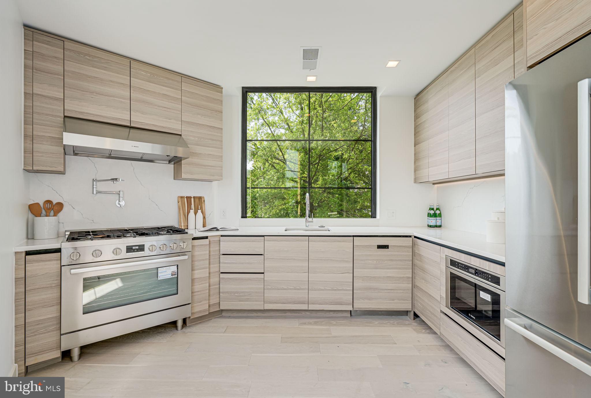 Real estate listing preview #4