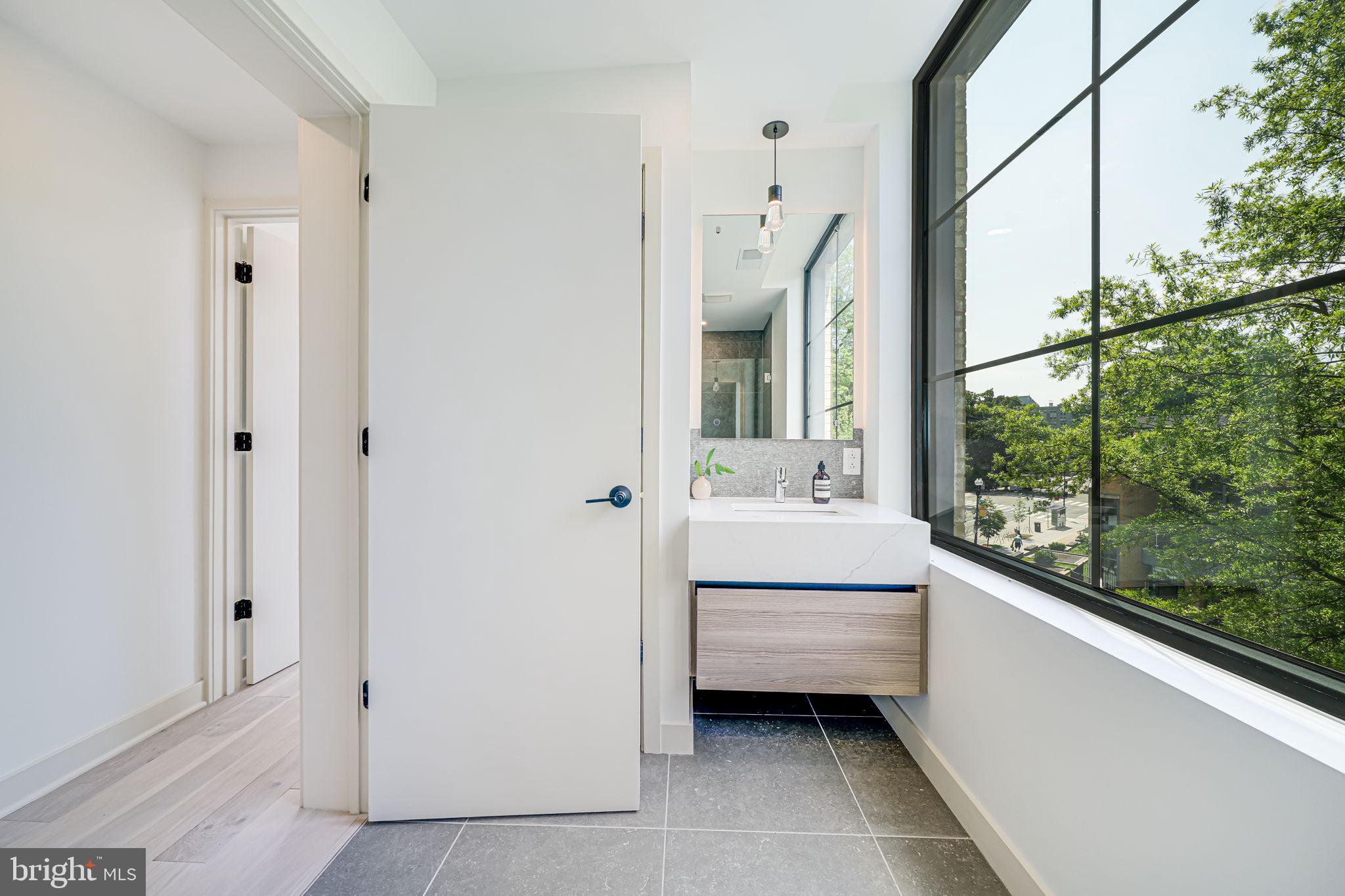 Real estate listing preview #15