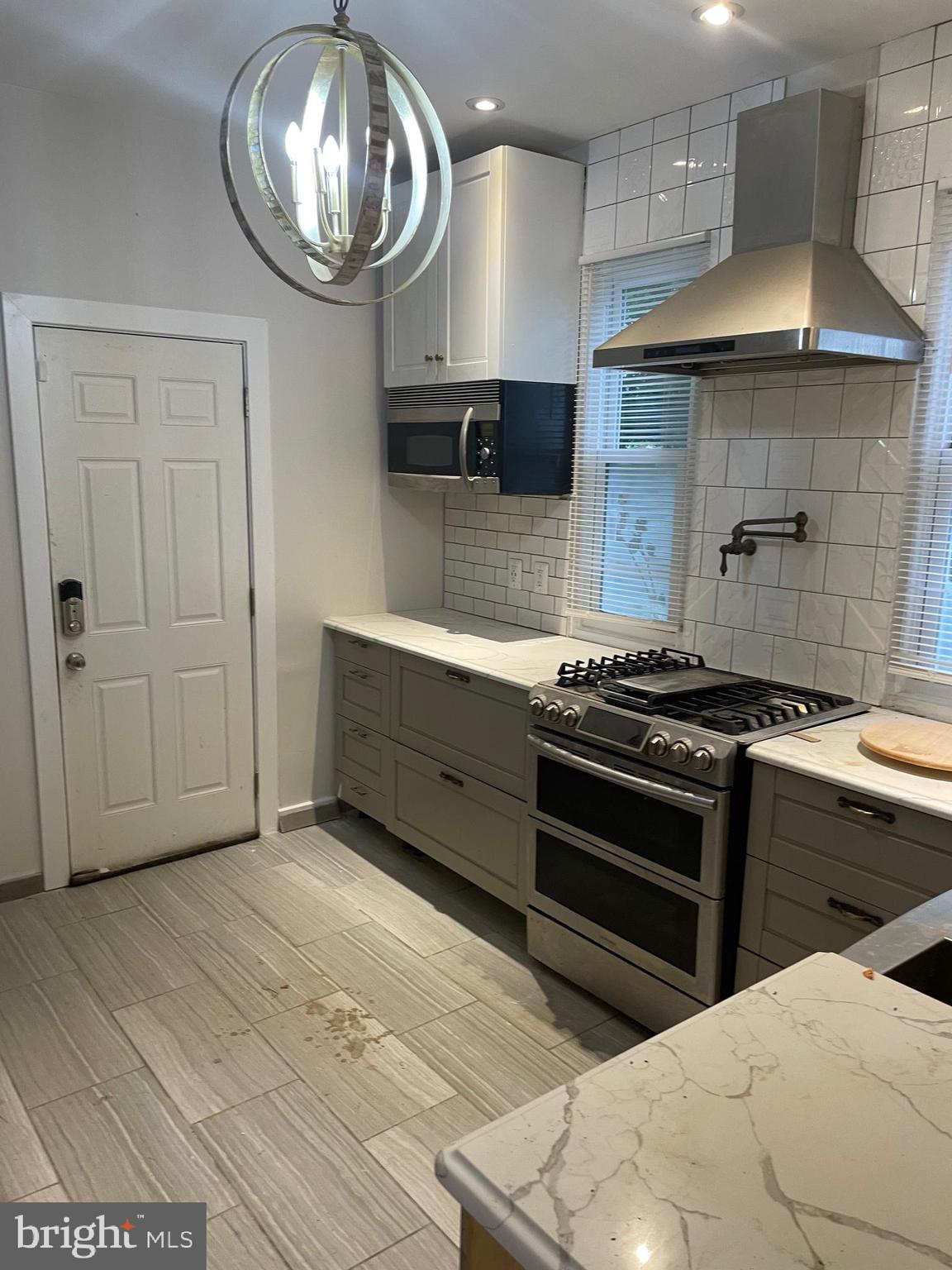 Real estate listing preview #2