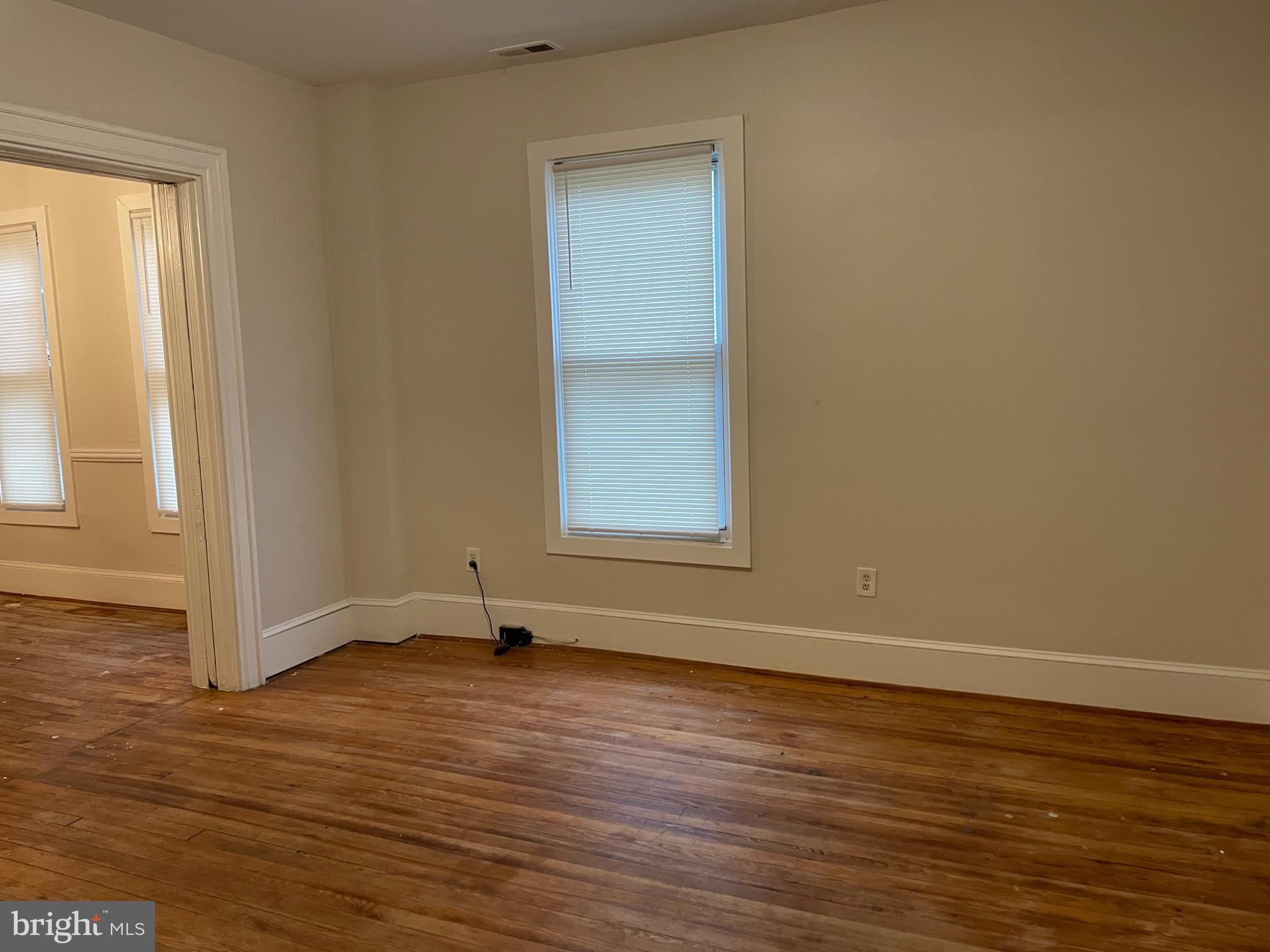 Real estate listing preview #5