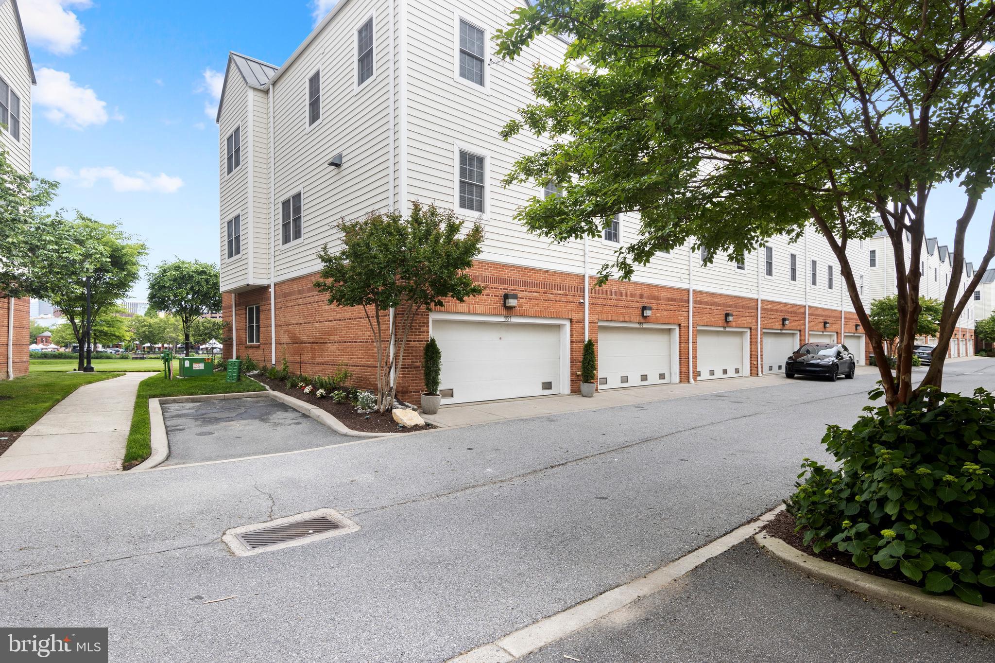 Real estate listing preview #6