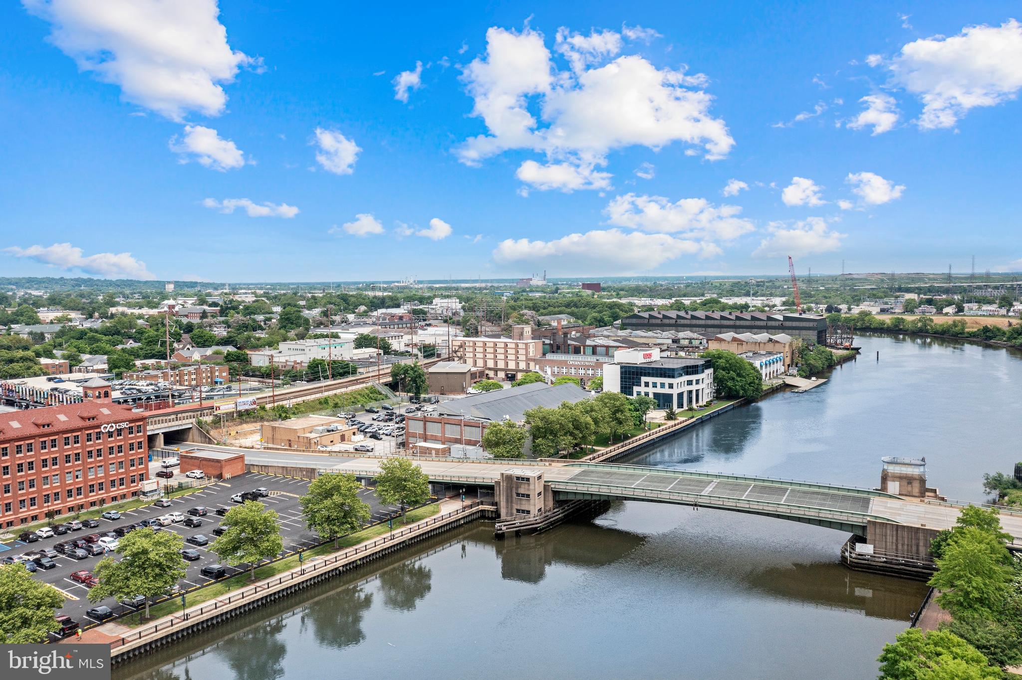 Real estate listing preview #16