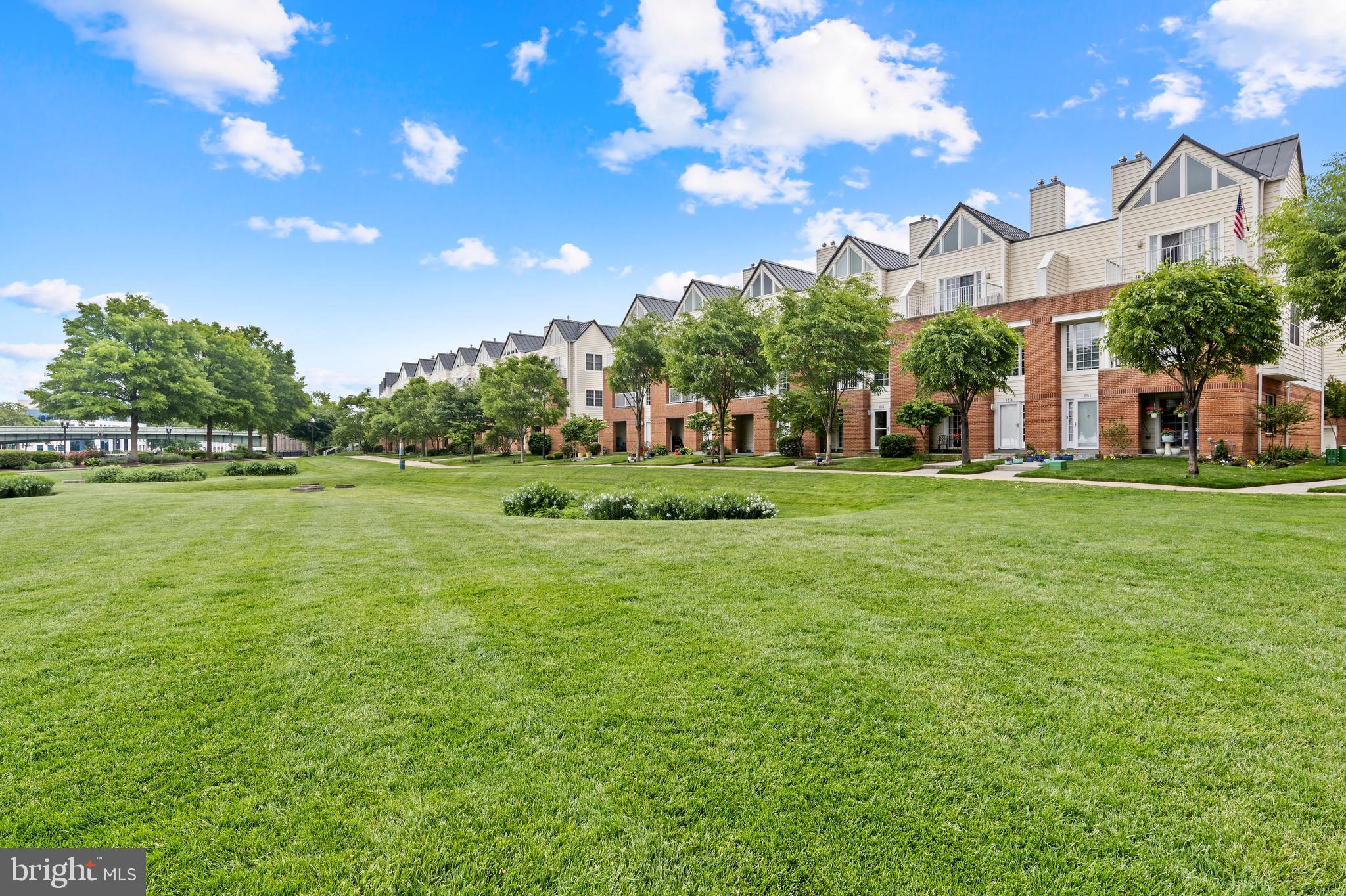 Real estate listing preview #4