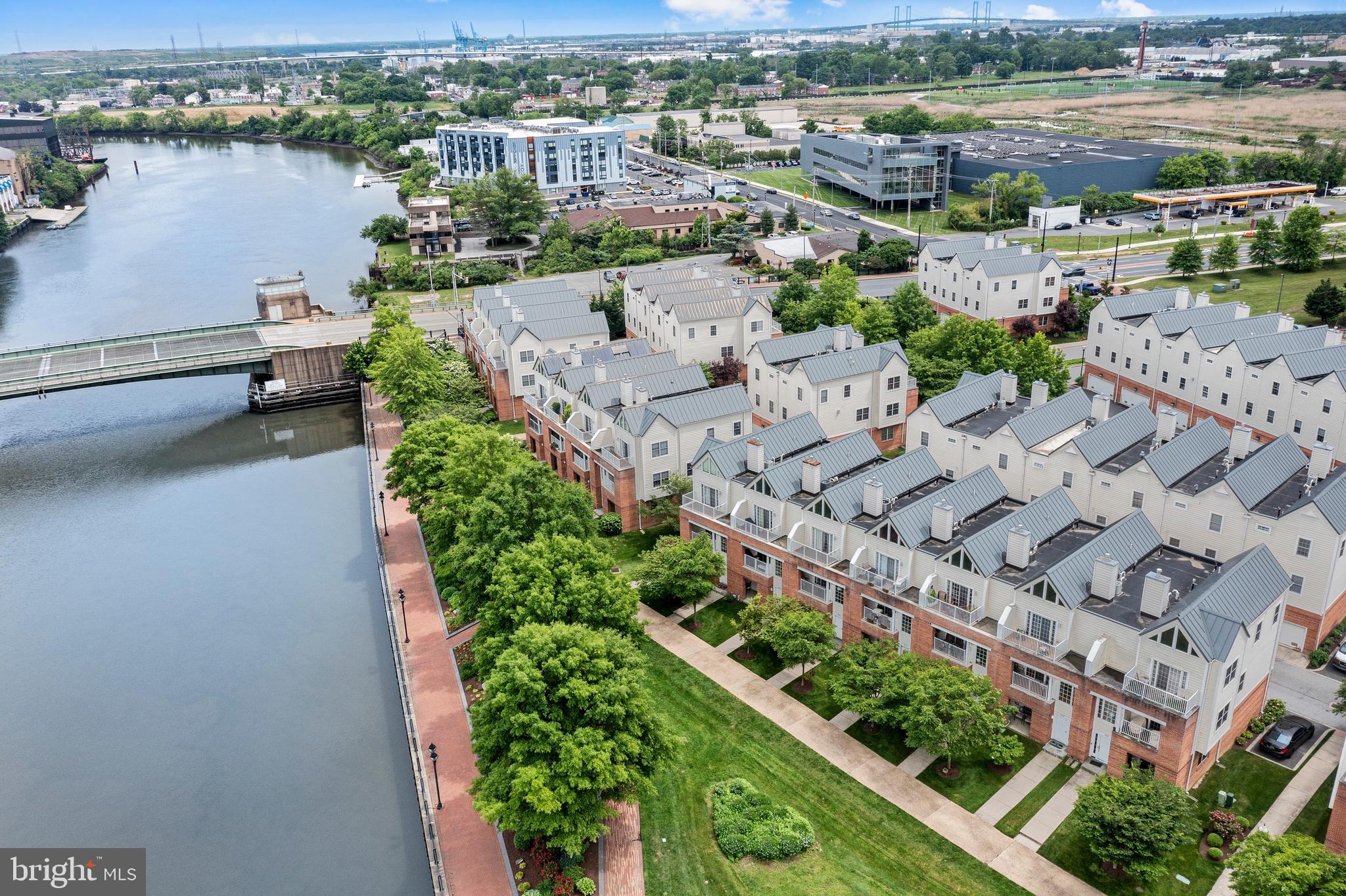 Real estate listing preview #14