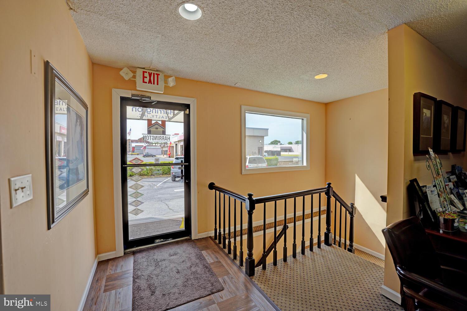 Real estate listing preview #14