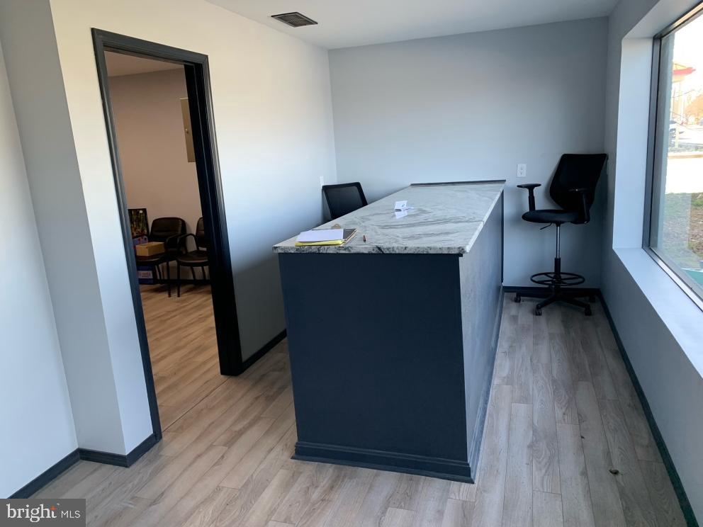 Real estate listing preview #3