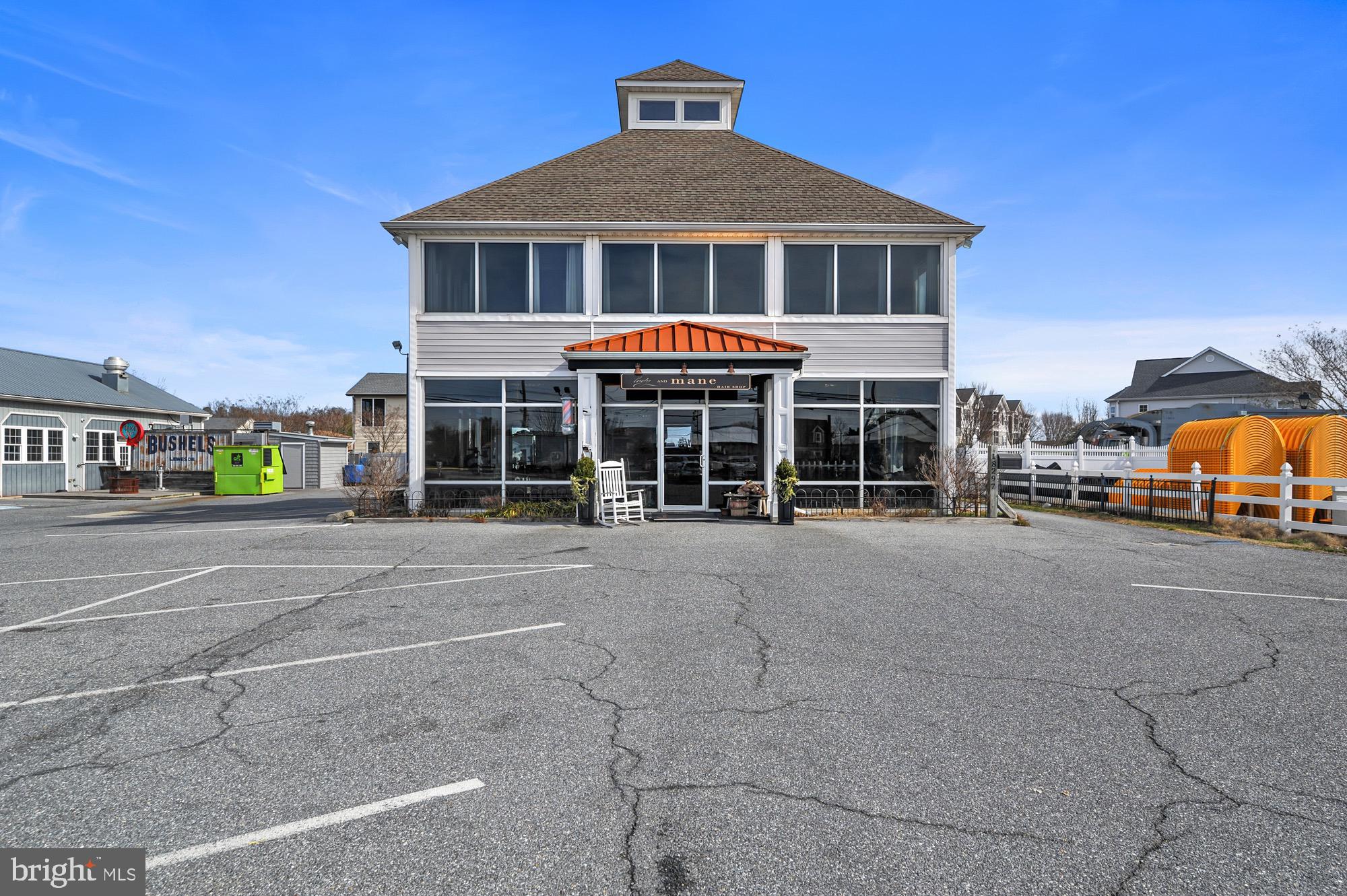 Real estate listing preview #14