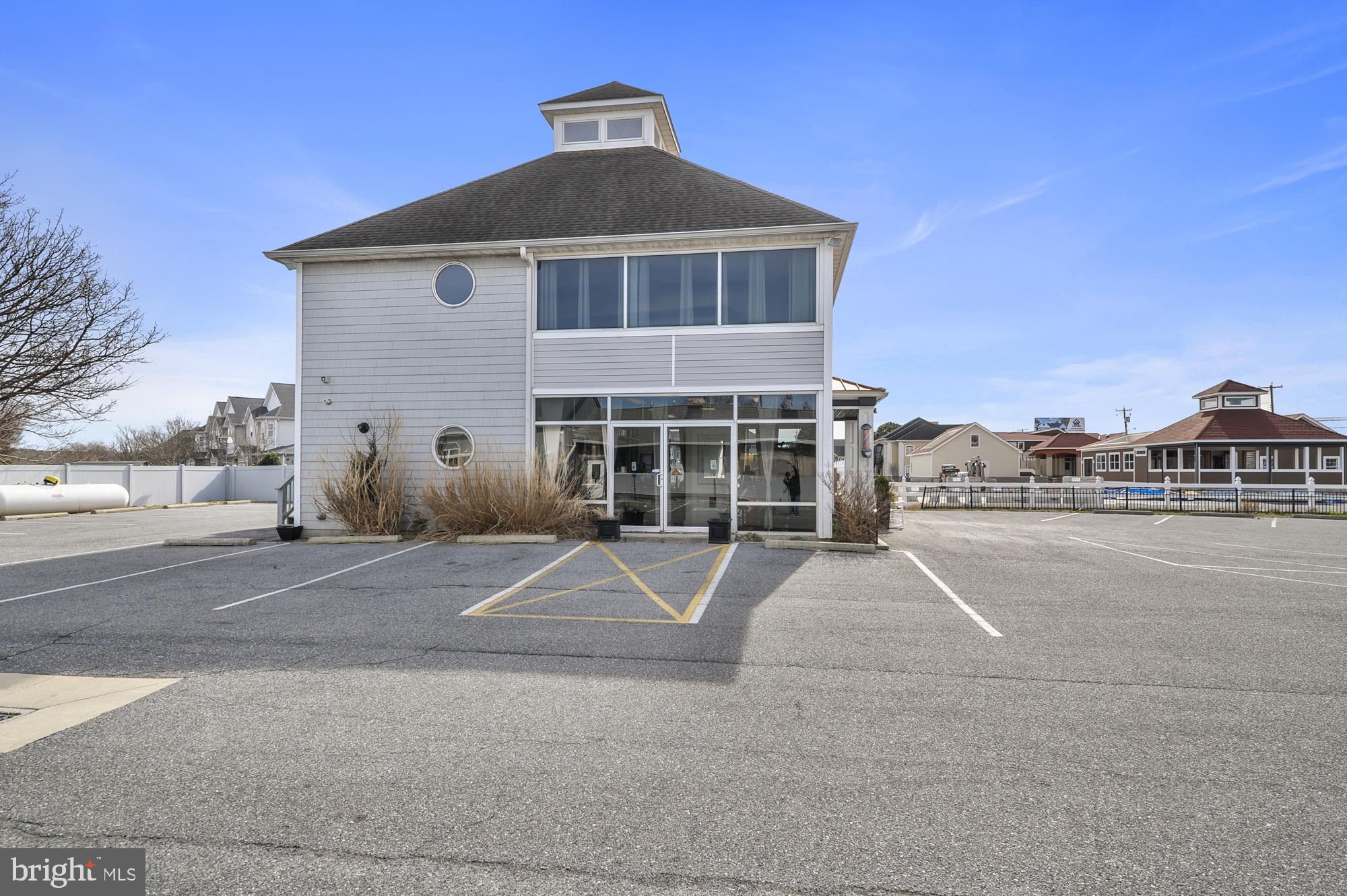 Real estate listing preview #16