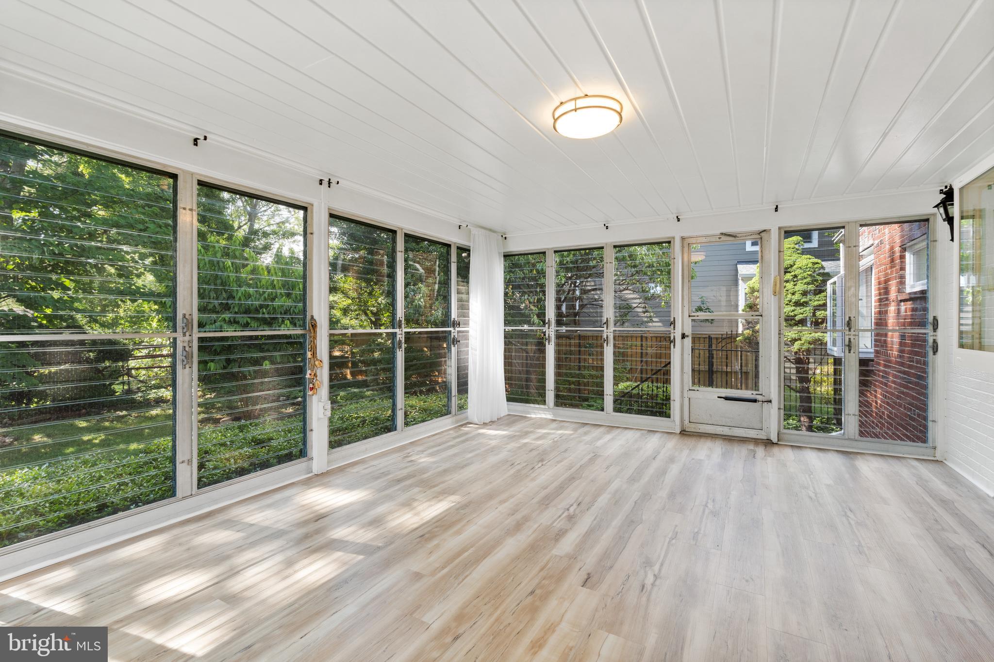 Real estate listing preview #14