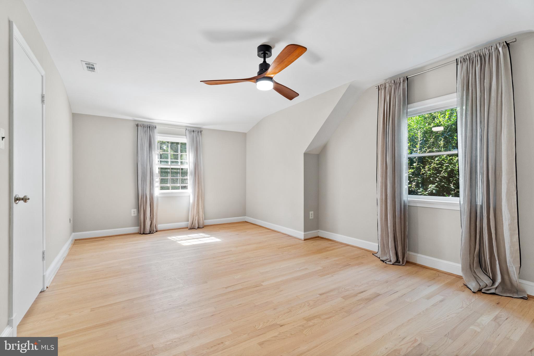 Real estate listing preview #19