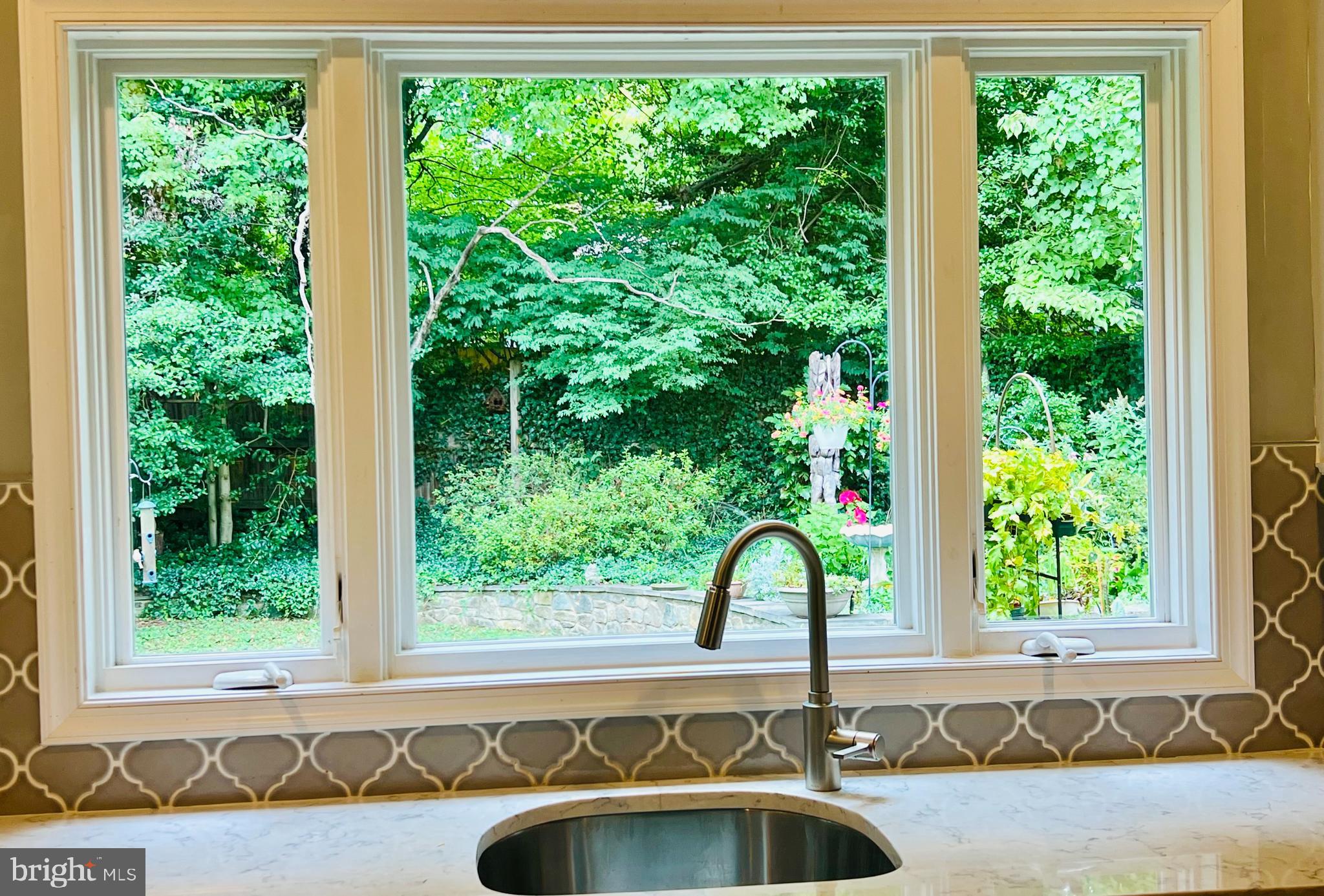 Real estate listing preview #14