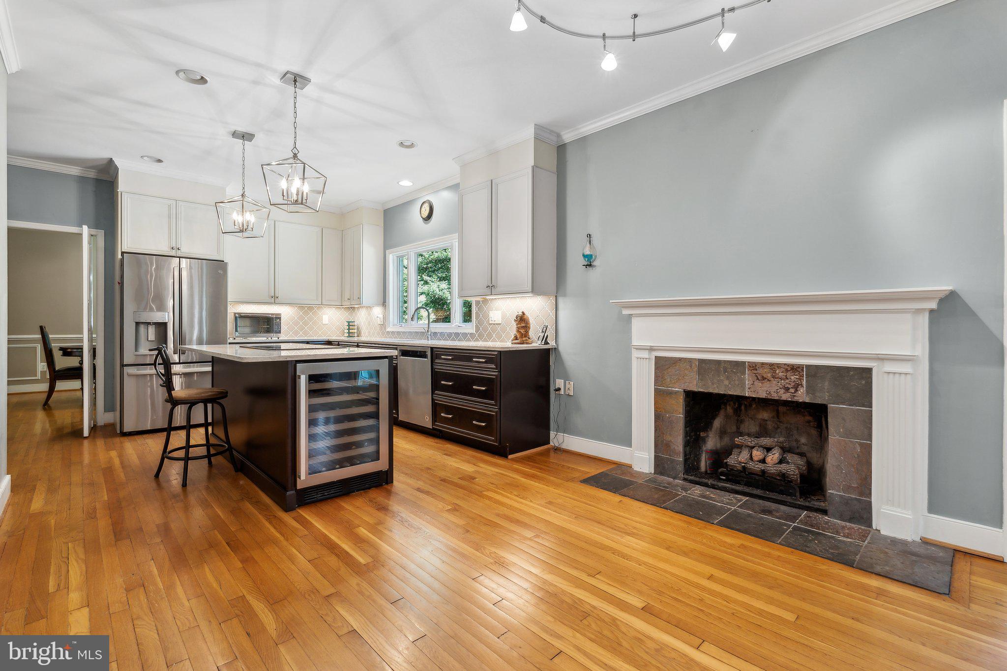 Real estate listing preview #16