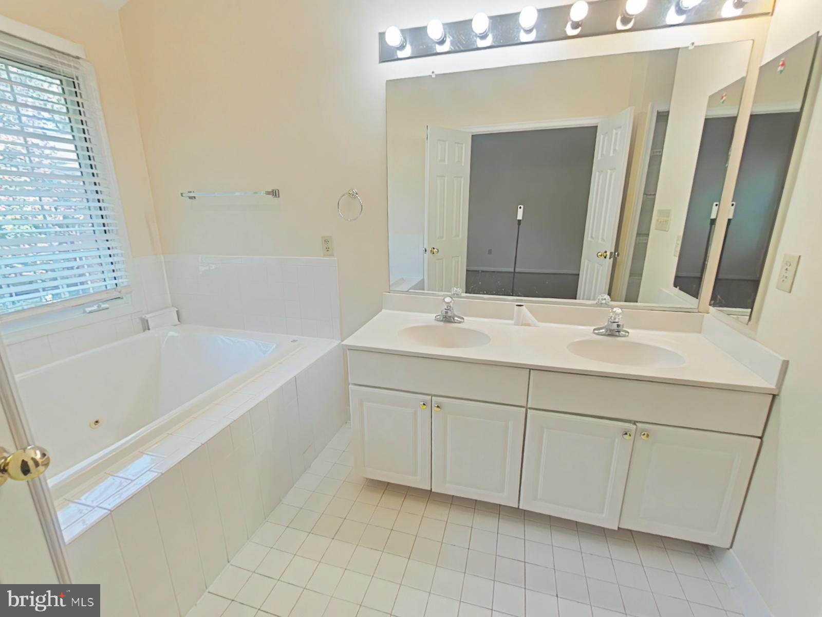 Real estate listing preview #16