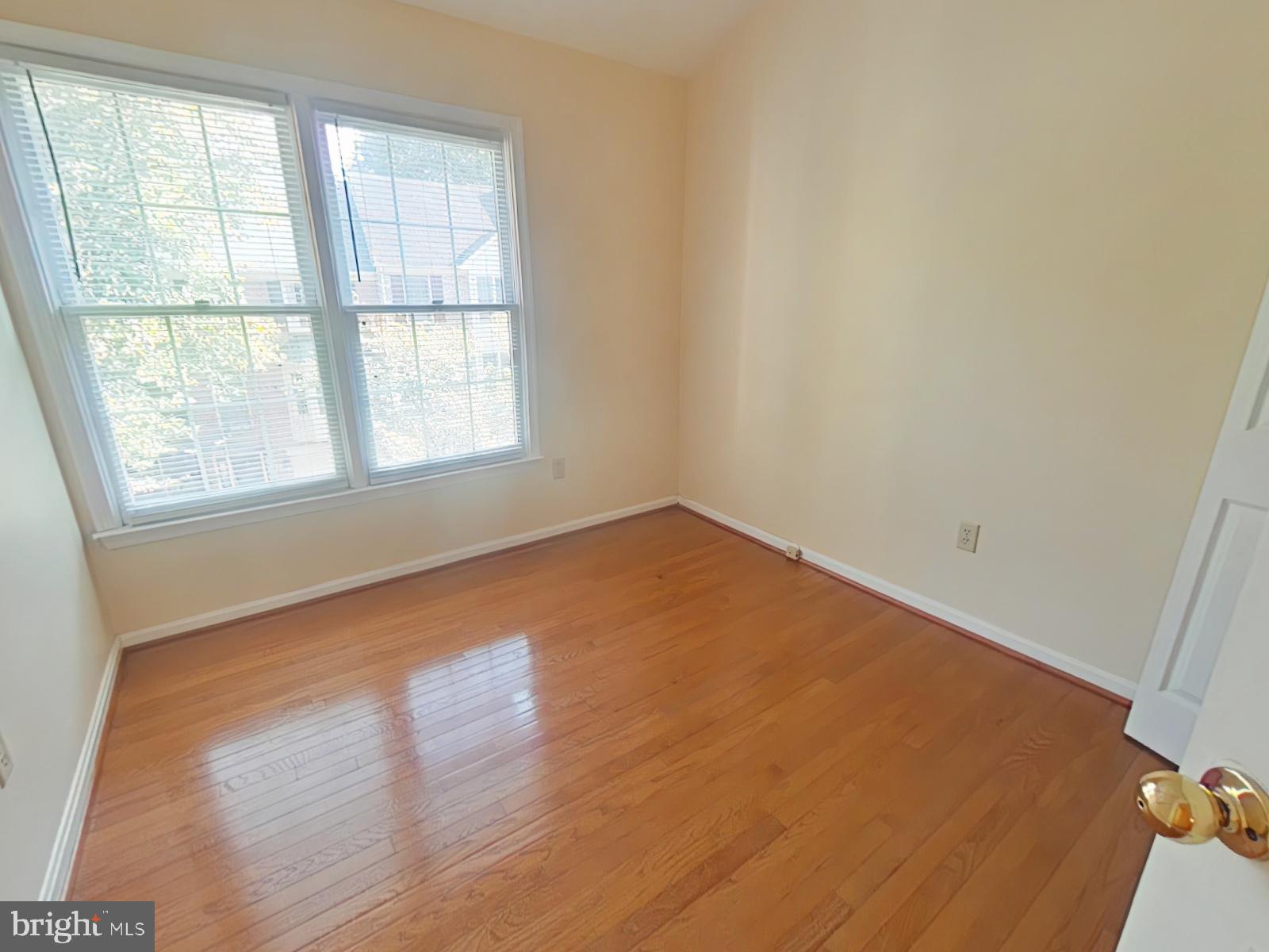 Real estate listing preview #13