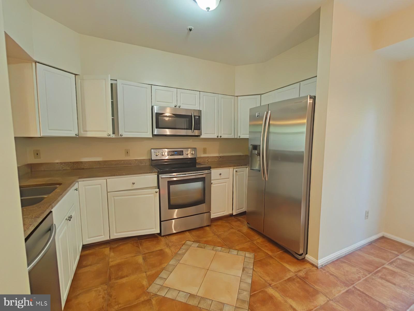 Real estate listing preview #9