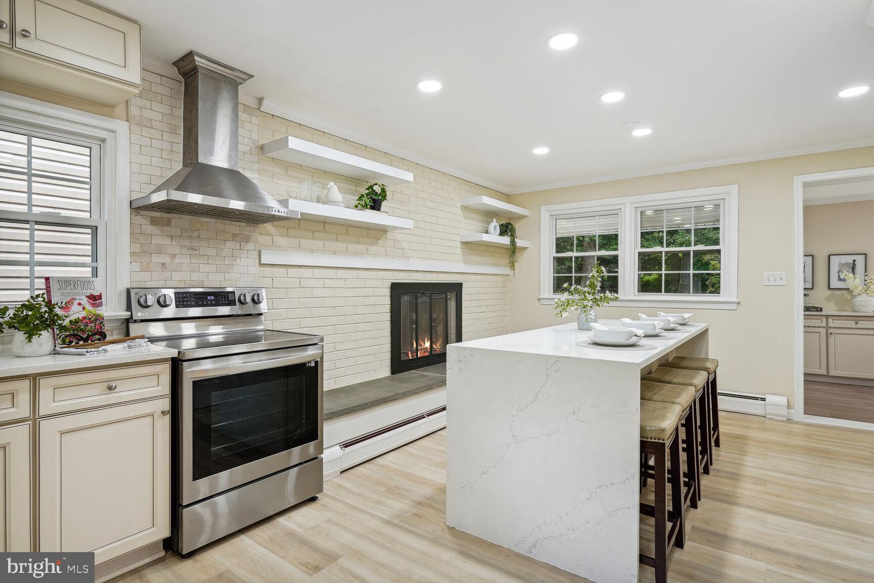 Real estate listing preview #14