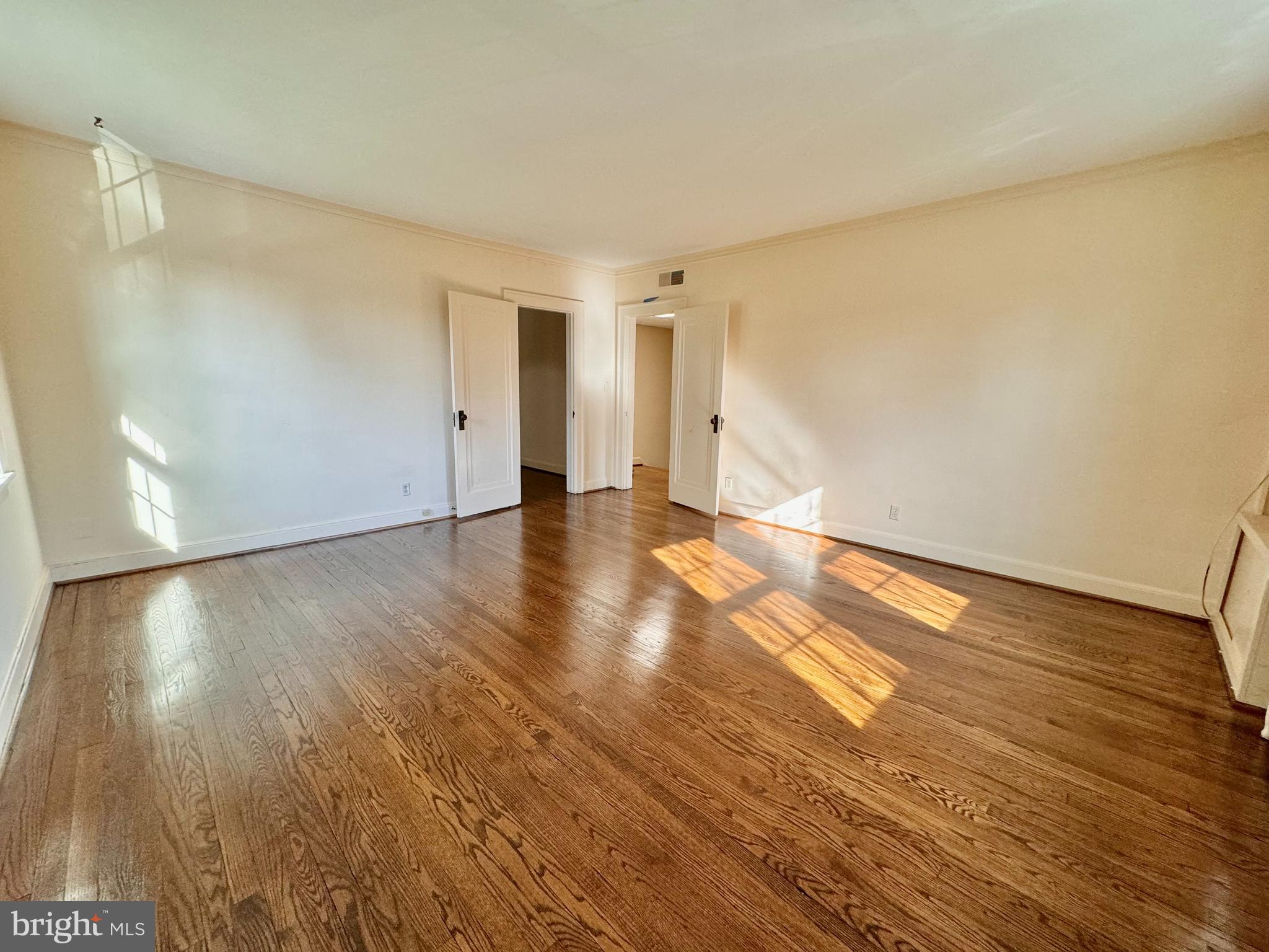 Real estate listing preview #12