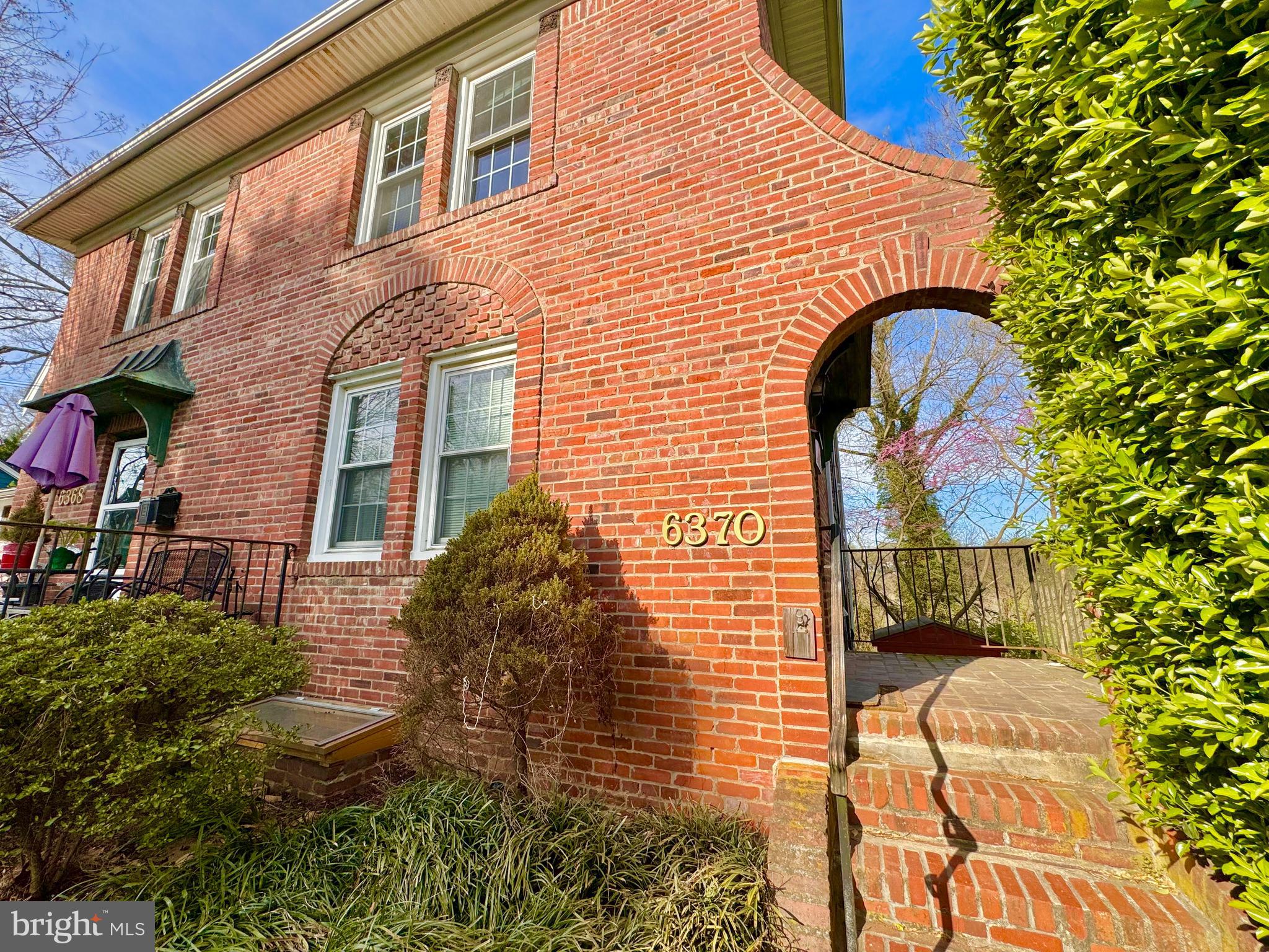 Real estate listing preview #2