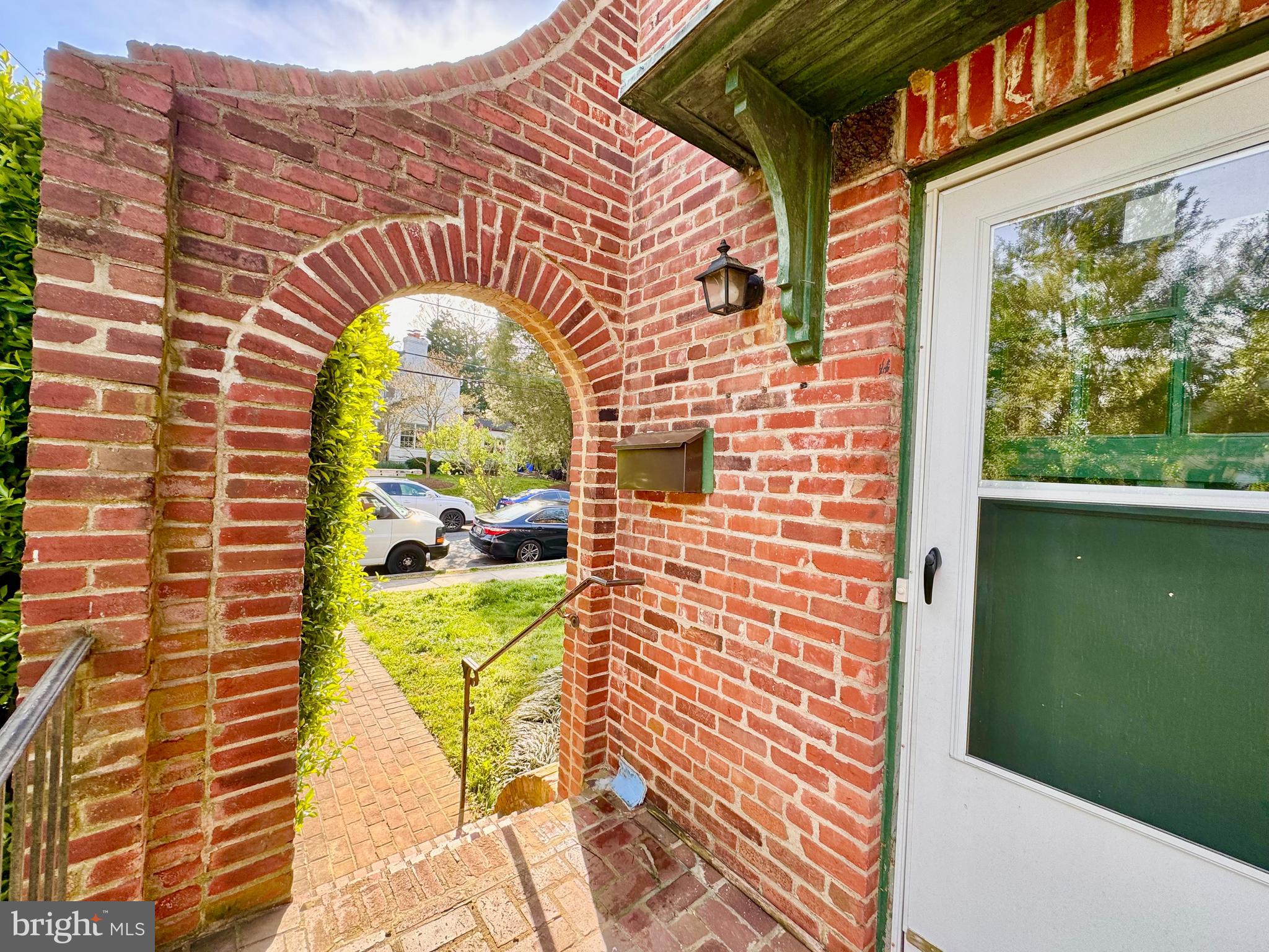 Real estate listing preview #3