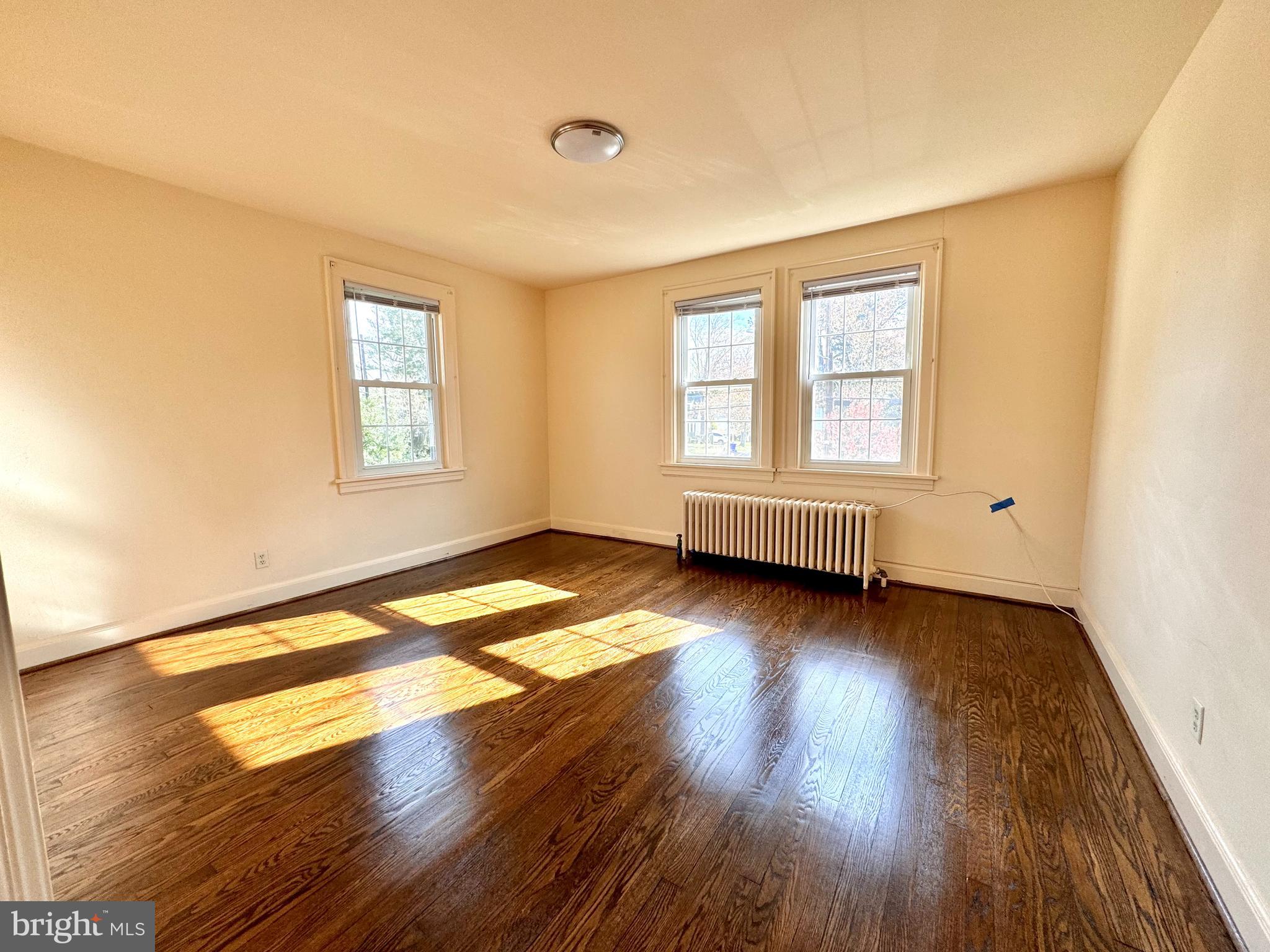 Real estate listing preview #6