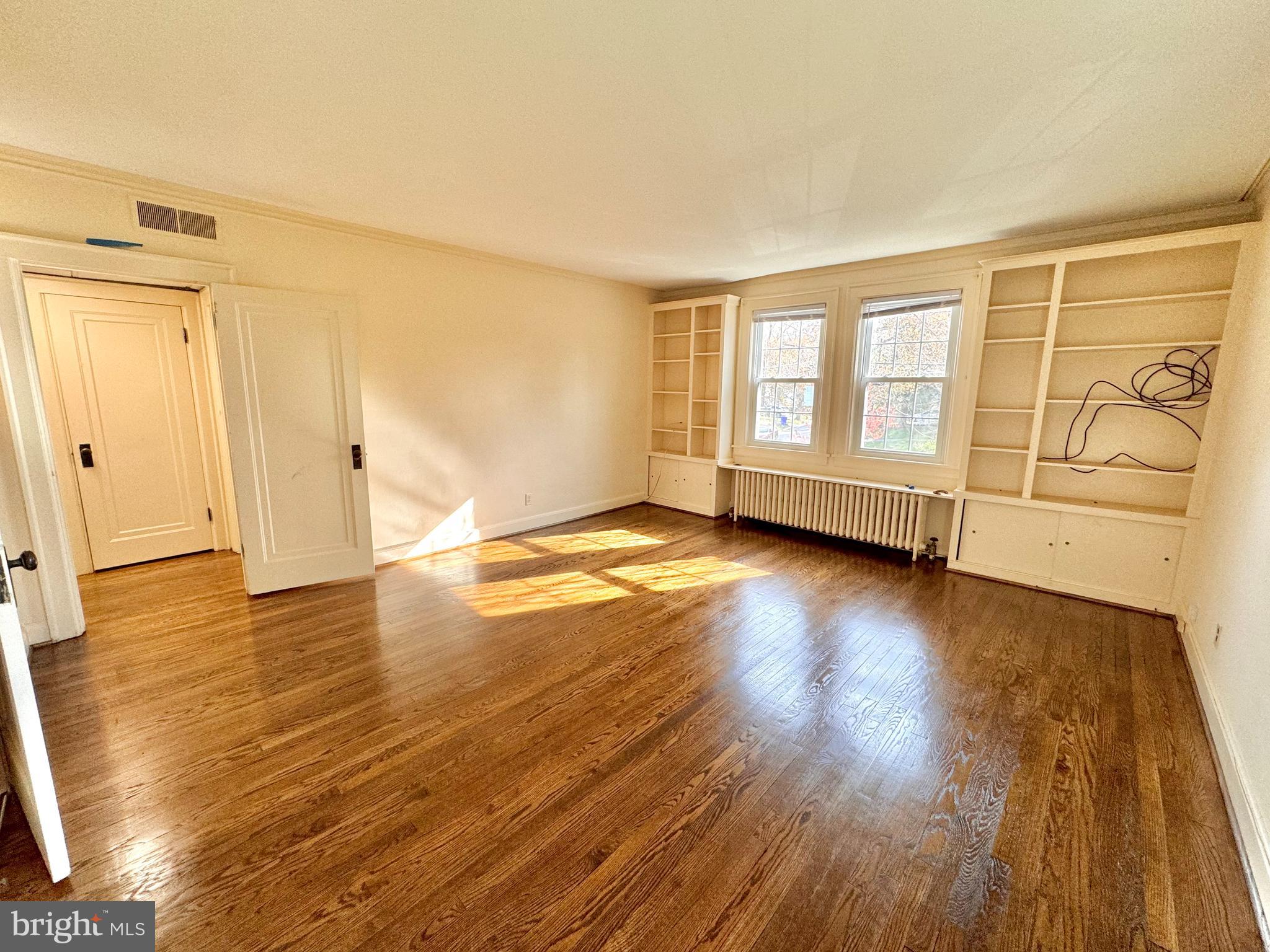 Real estate listing preview #11