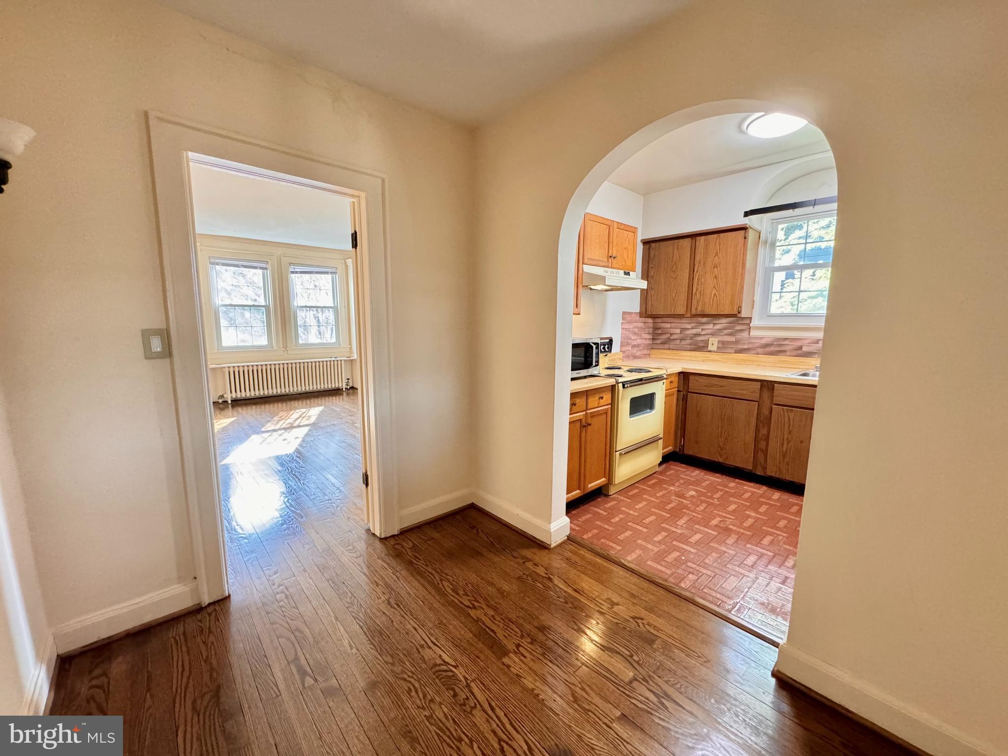 Real estate listing preview #14