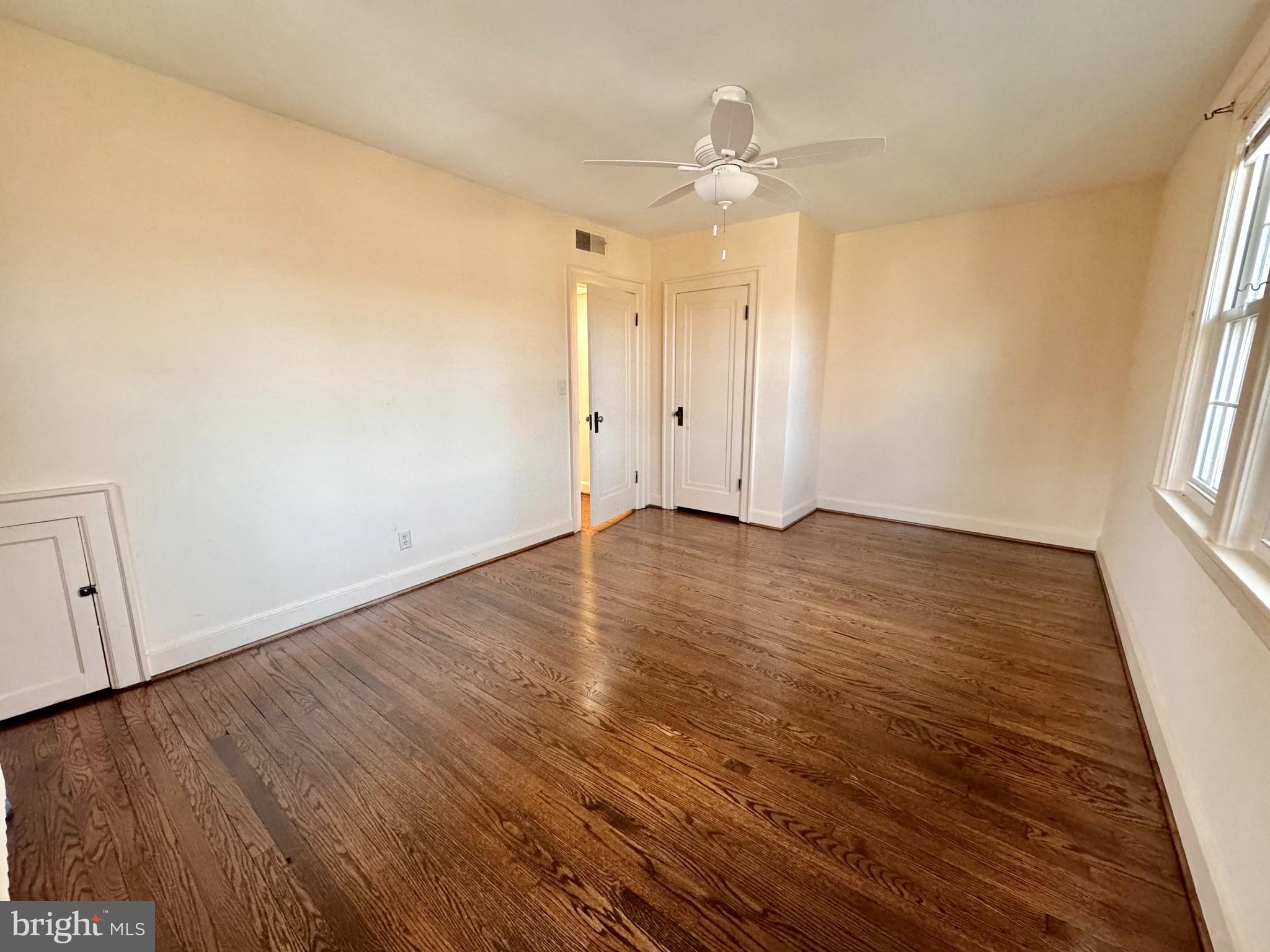 Real estate listing preview #9